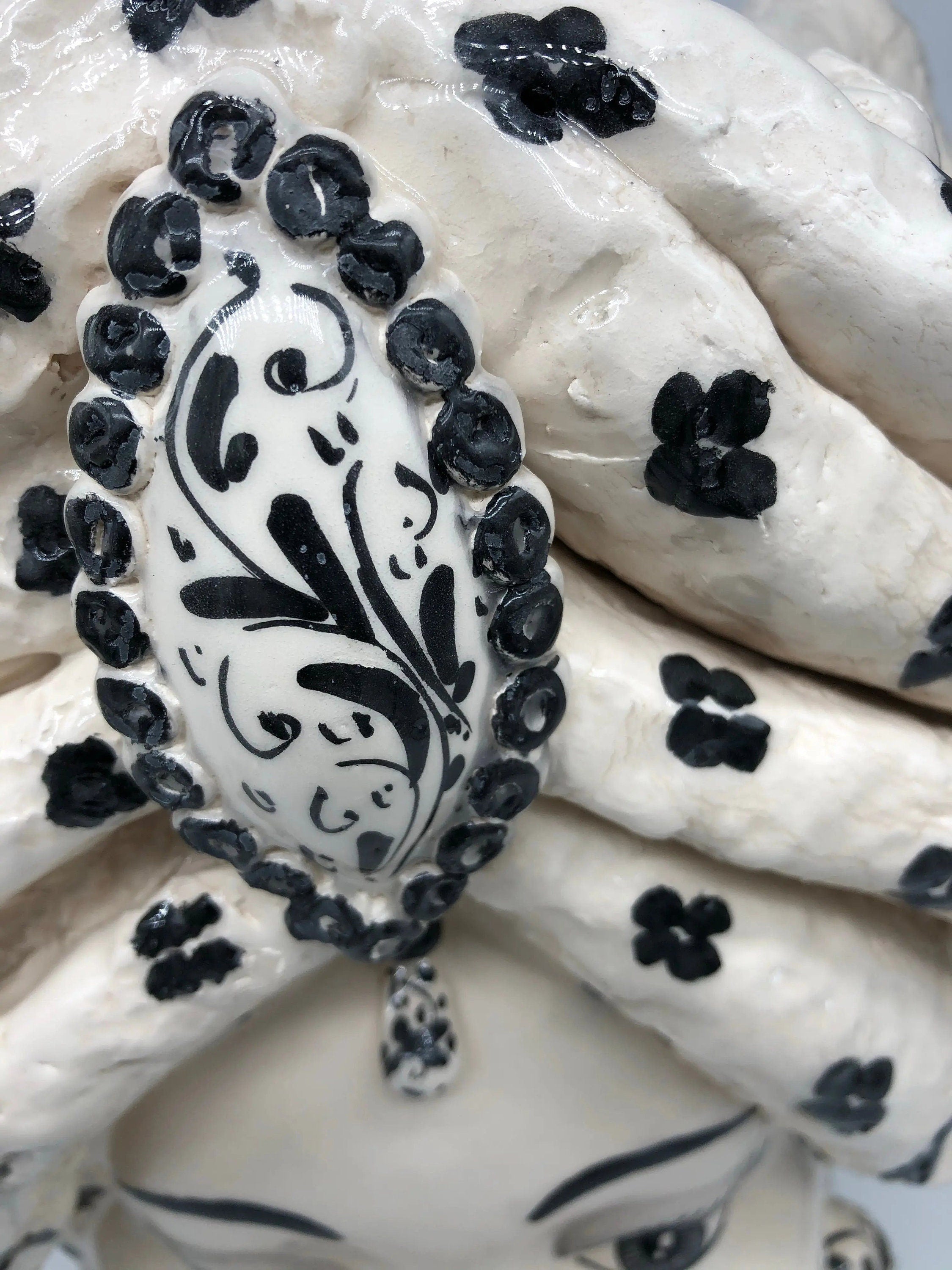 Teste di Moro Atena Ceramica Caltagirone cm H.40 L.28 Artigianale Bianco Pois Nero DD CERAMICHE SICILIANE