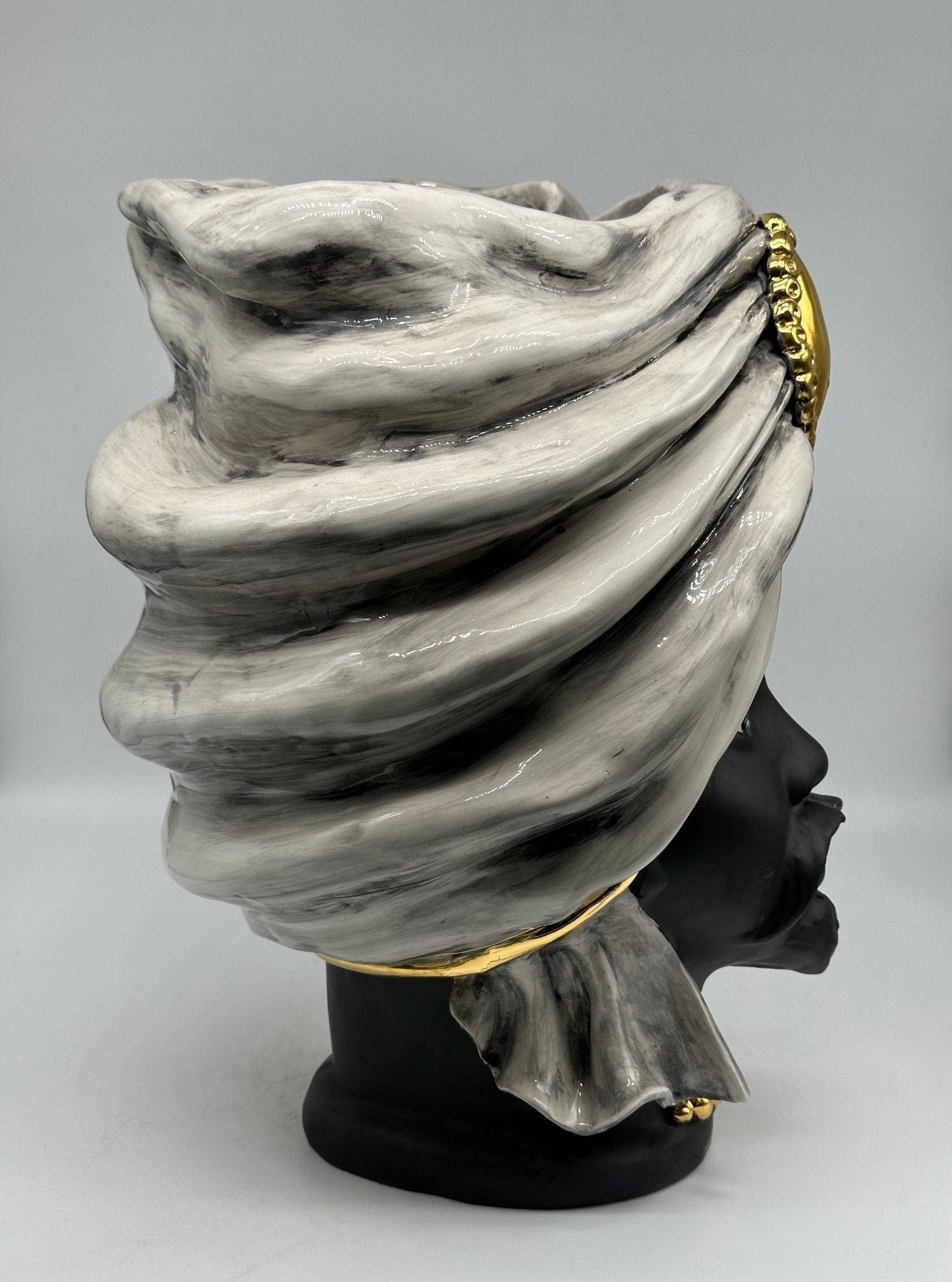 Teste di Moro Atena Ceramica Caltagirone cm H.40 L.28 Artigianale Ghiaccio Opaco Oro - DD CERAMICHE SICILIANE