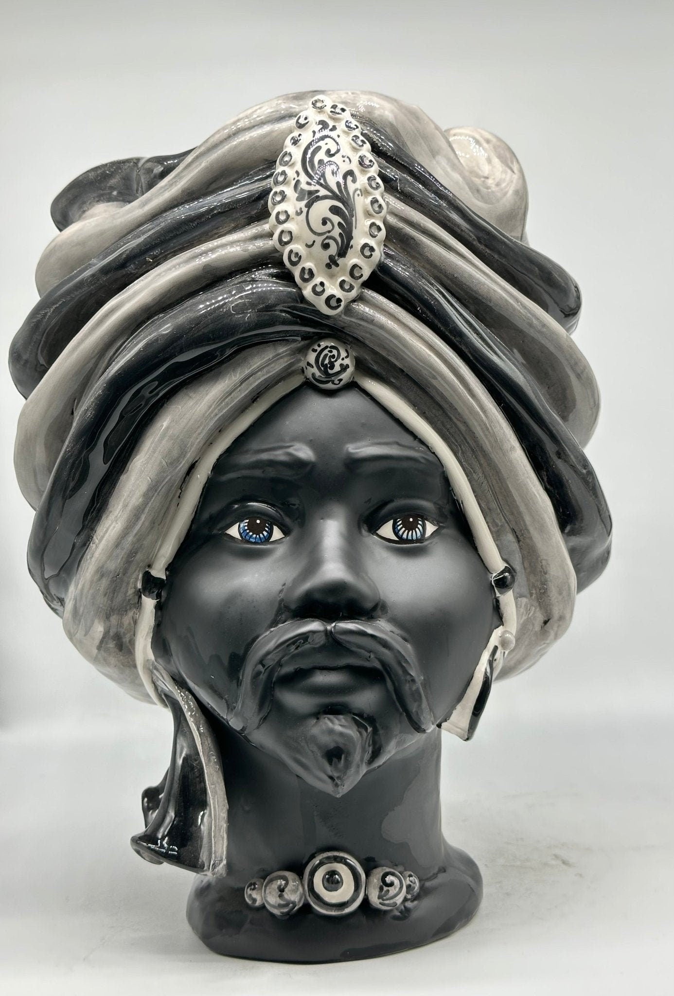 Teste di Moro Atena Ceramica Caltagirone cm H.40 L.28 Artigianale Striscie Grigio Nero - DD CERAMICHE SICILIANE