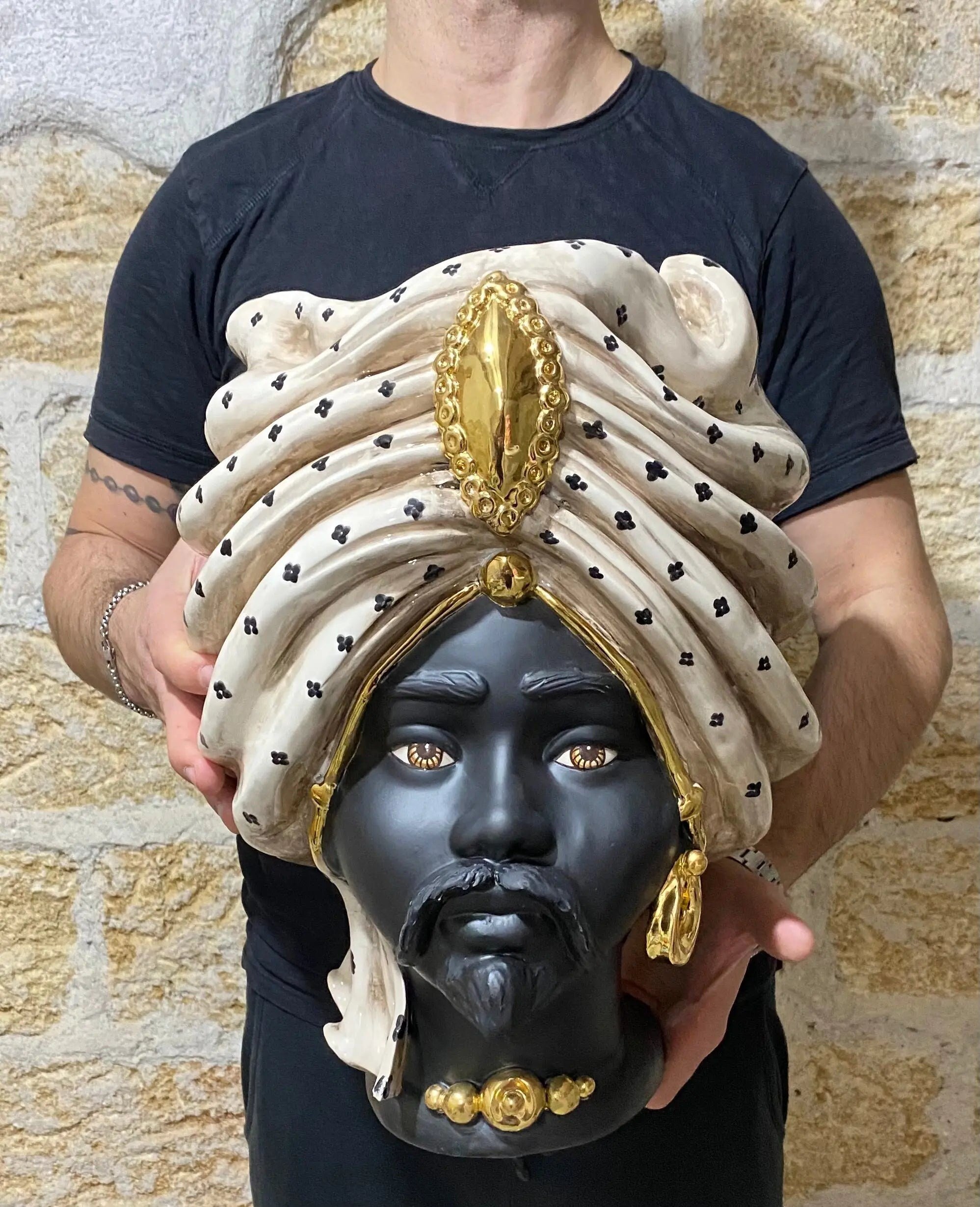 Teste di Moro Atena Ceramica Caltagirone cm H.40 L.28 Artigianale Écru Pois Nero Oro DD CERAMICHE SICILIANE