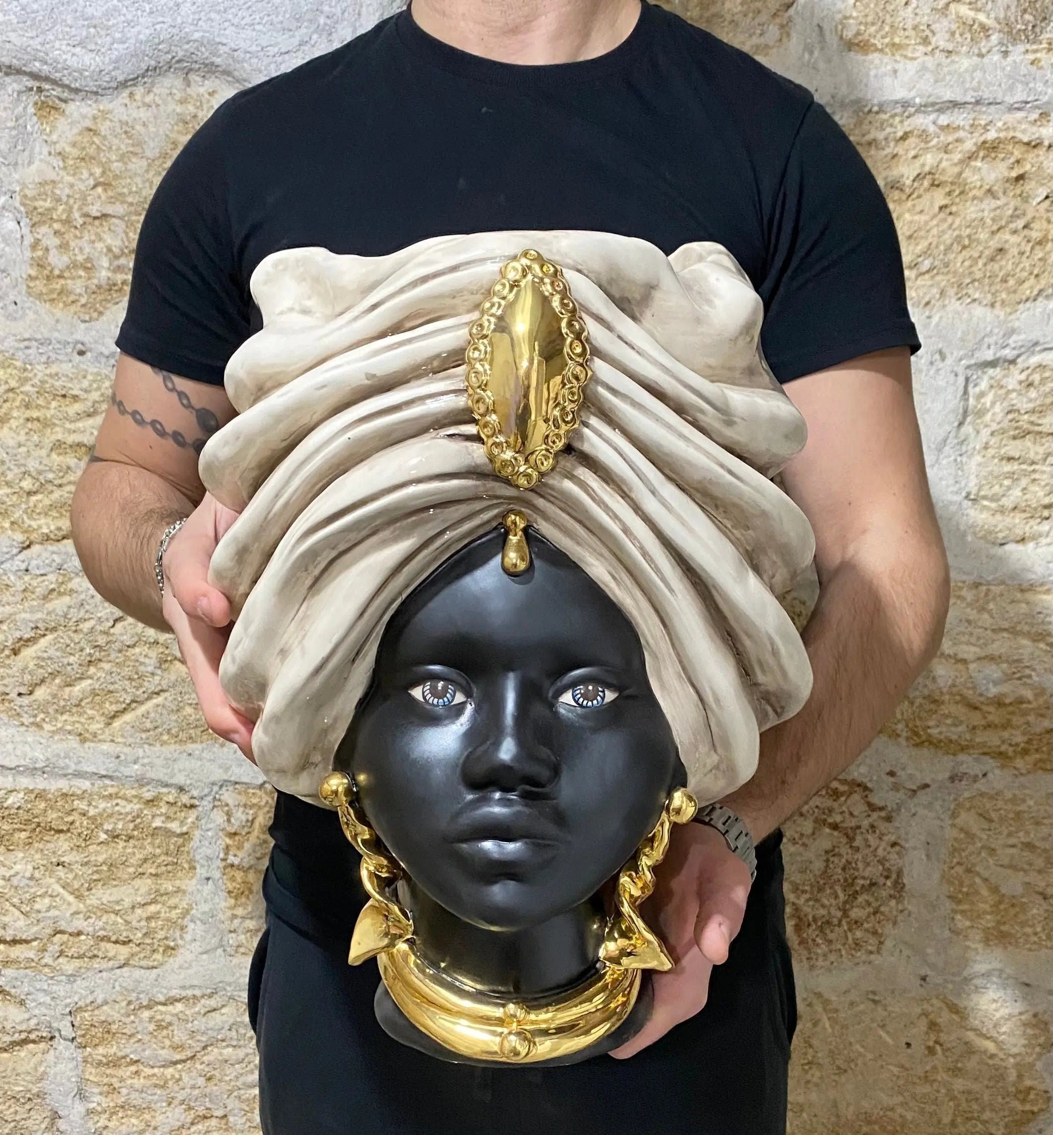 Teste di Moro Atena Ceramica Caltagirone cm H.40 L.28 Artigianale Écru Nero Oro DD CERAMICHE SICILIANE