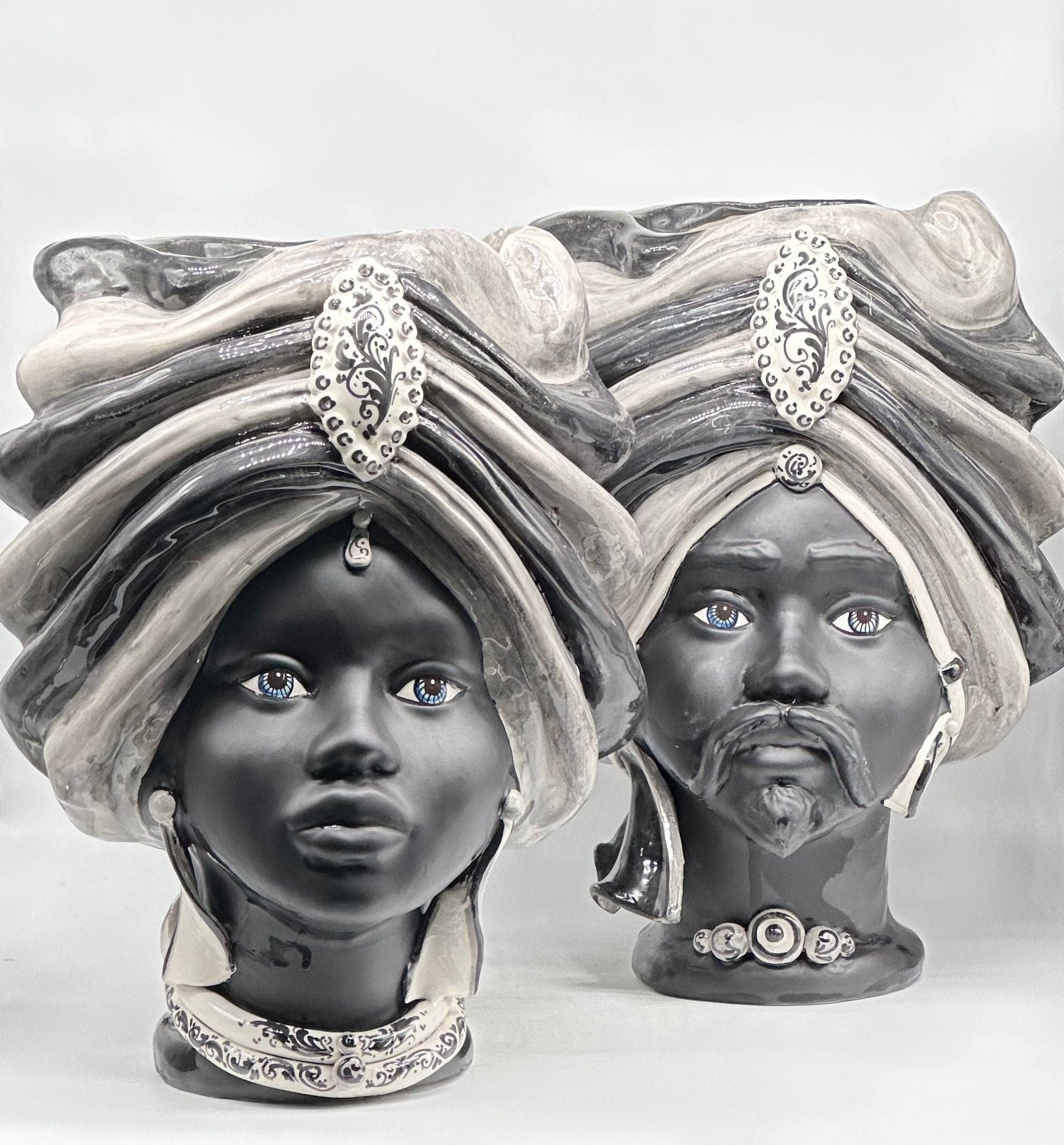 Teste di Moro Atena Ceramica Caltagirone cm H.40 L.28 Artigianale Striscie Grigio Nero - DD CERAMICHE SICILIANE