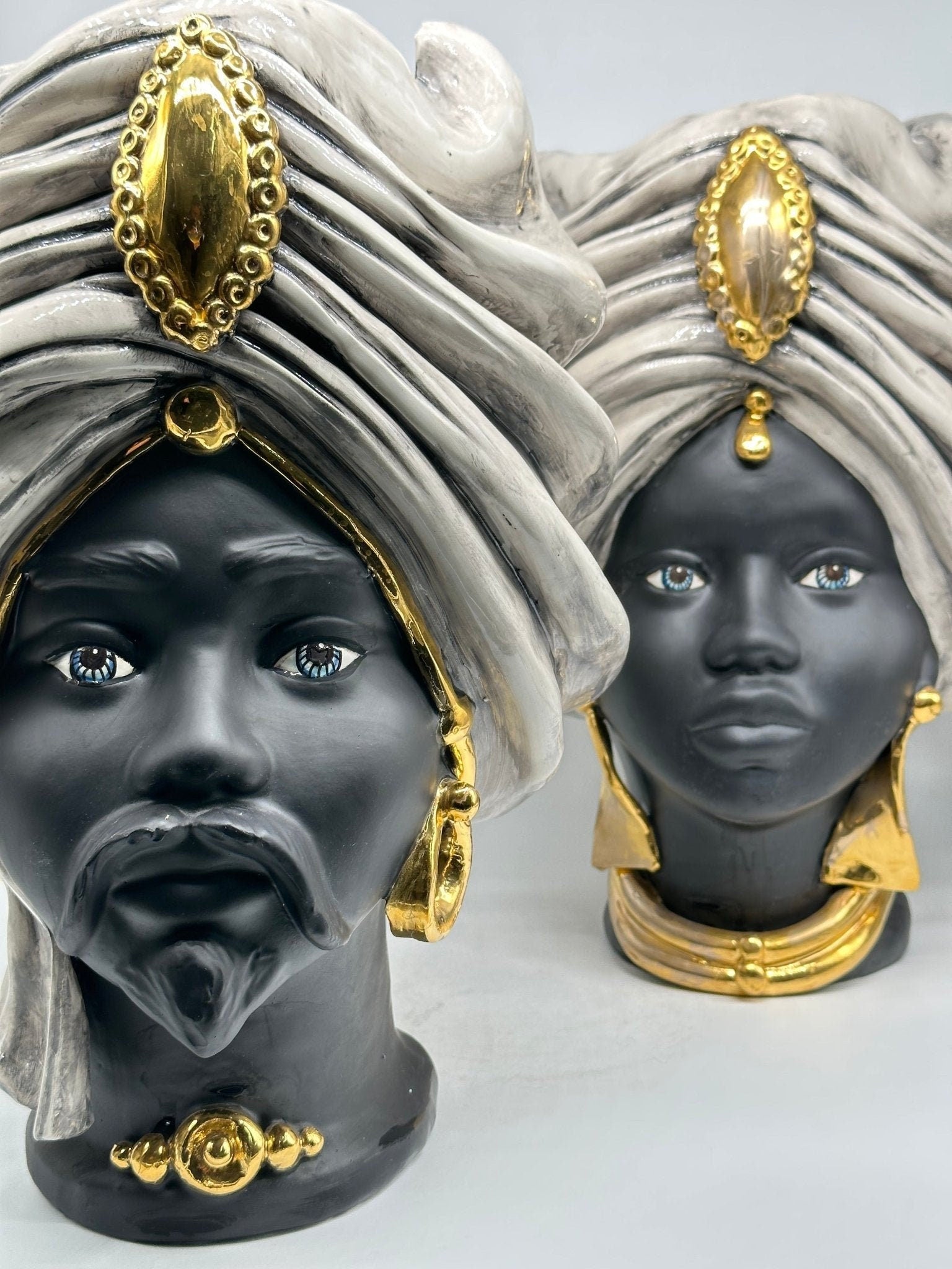 Teste di Moro Atena Ceramica Caltagirone cm H.40 L.28 Artigianale Ghiaccio Opaco Oro - DD CERAMICHE SICILIANE