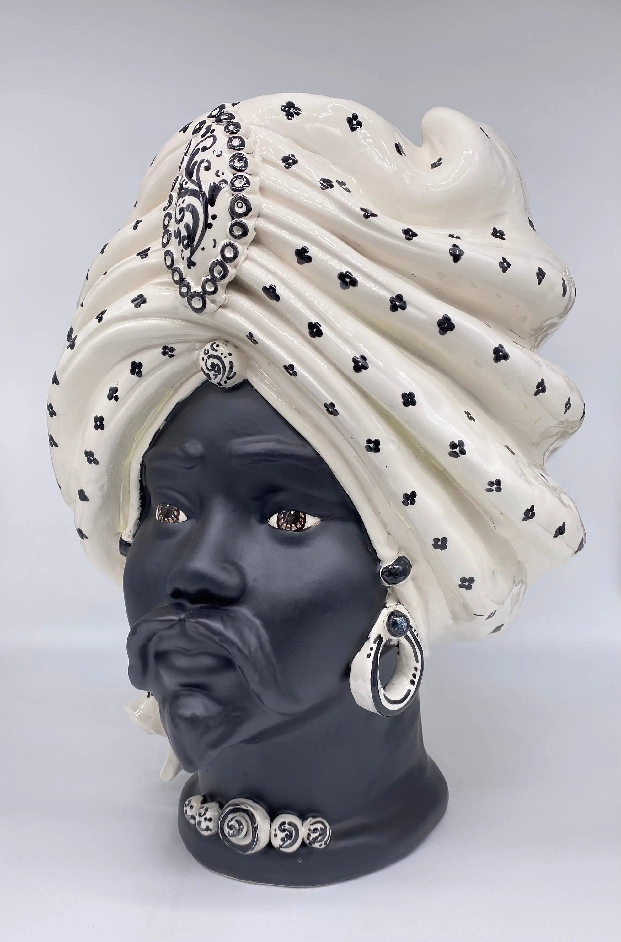 Teste di Moro Atena Ceramica Caltagirone cm H.40 L.28 Artigianale Bianco Pois Nero Opaco DD CERAMICHE SICILIANE