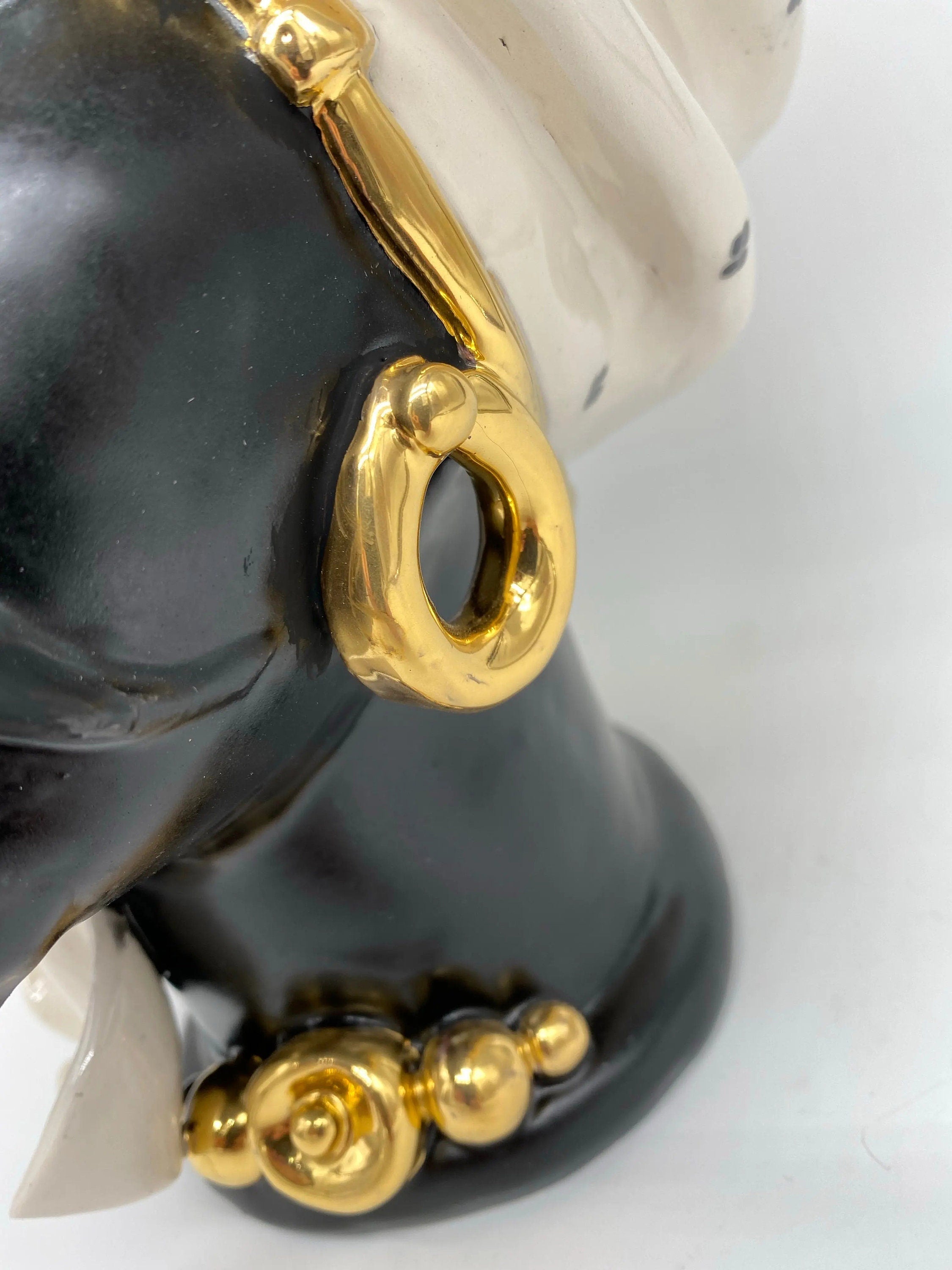 Teste di Moro Atena Ceramica Caltagirone cm H.40 L.28 Artigianale Écru Nero Oro DD CERAMICHE SICILIANE