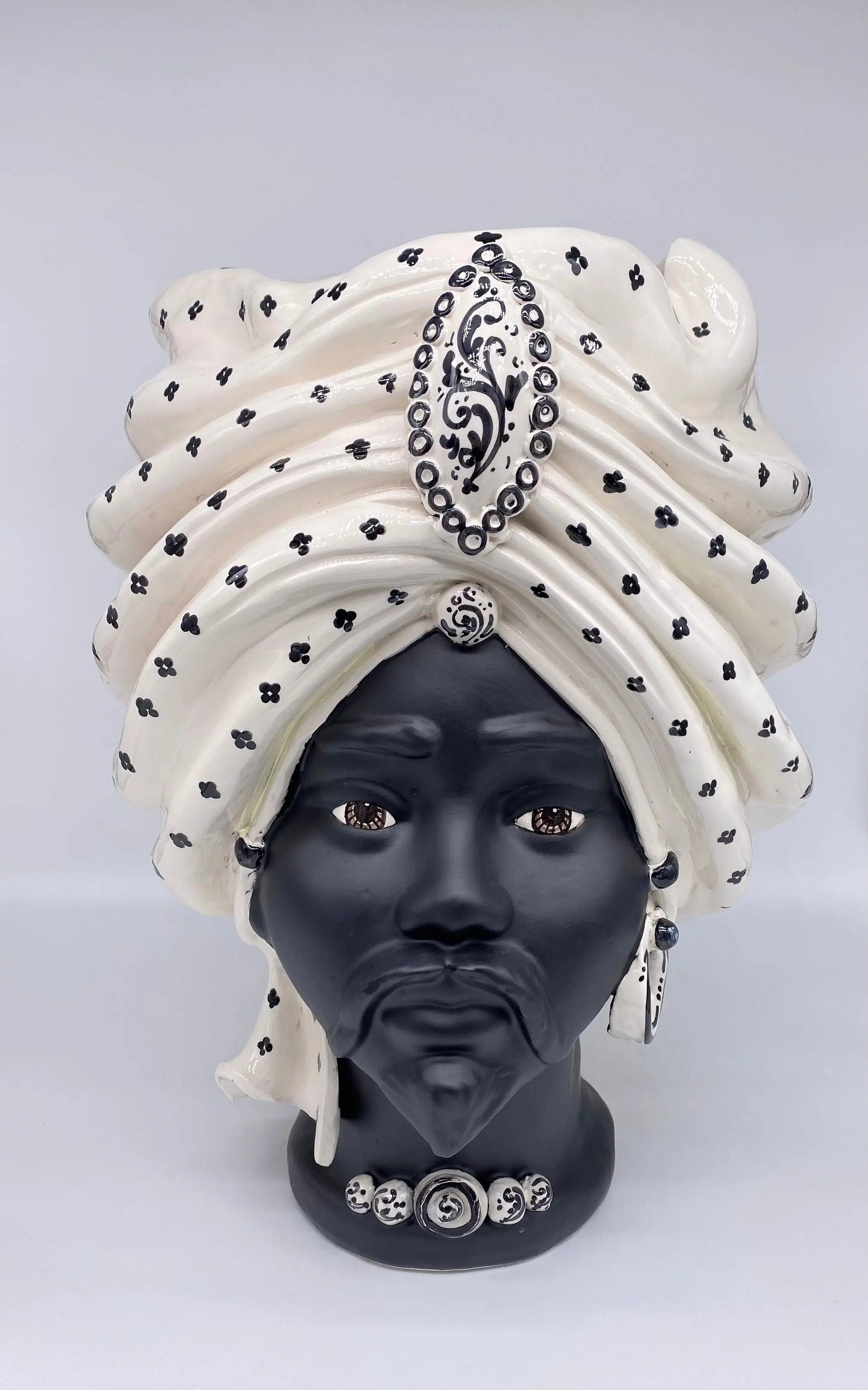Teste di Moro Atena Ceramica Caltagirone cm H.40 L.28 Artigianale Bianco Pois Nero Opaco DD CERAMICHE SICILIANE