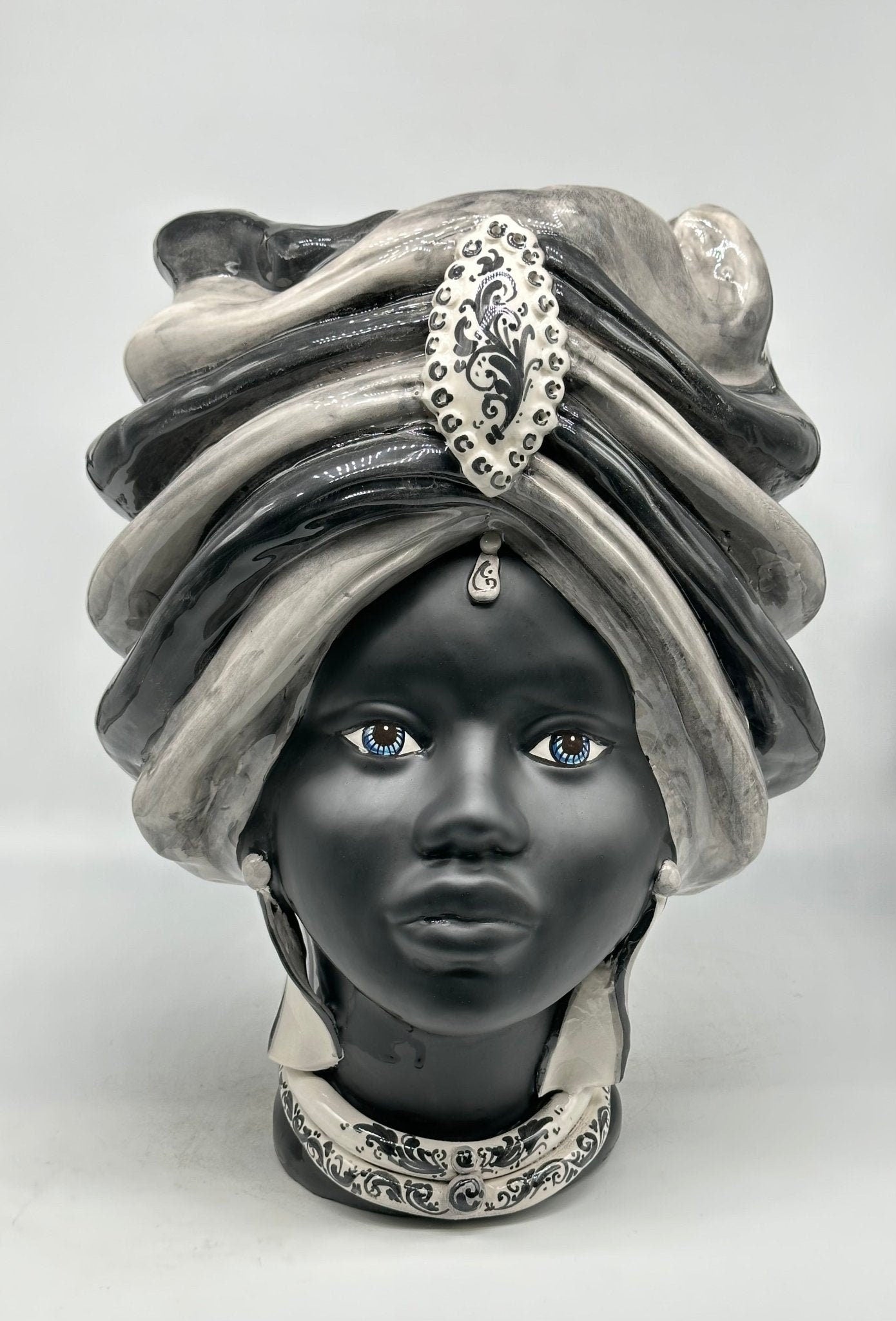 Teste di Moro Atena Ceramica Caltagirone cm H.40 L.28 Artigianale Striscie Grigio Nero - DD CERAMICHE SICILIANE