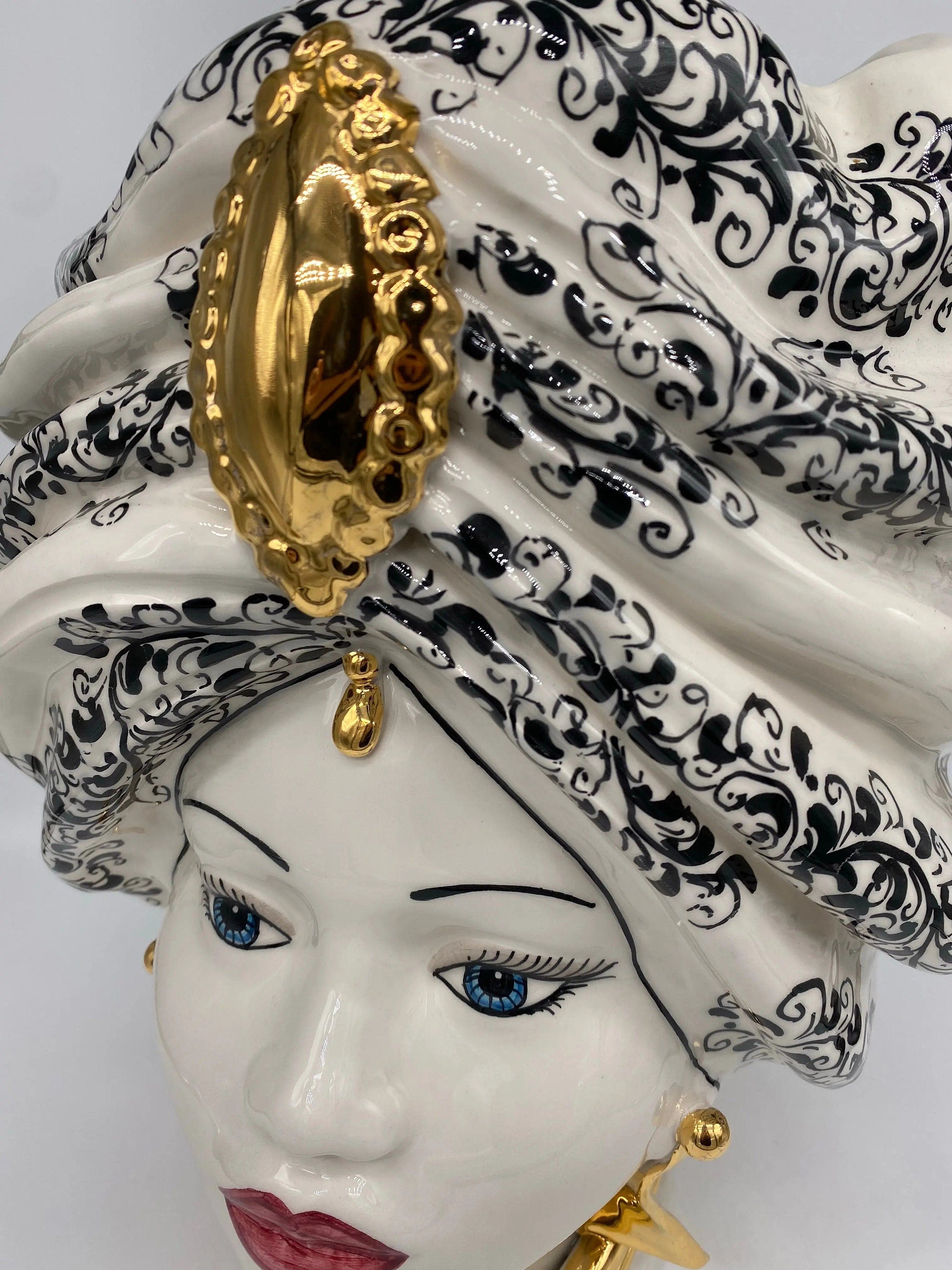 Teste di Moro Atena Ceramica Caltagirone cm H.40 L.28 Artigianale Opaco Bianco Barocco Oro DD CERAMICHE SICILIANE