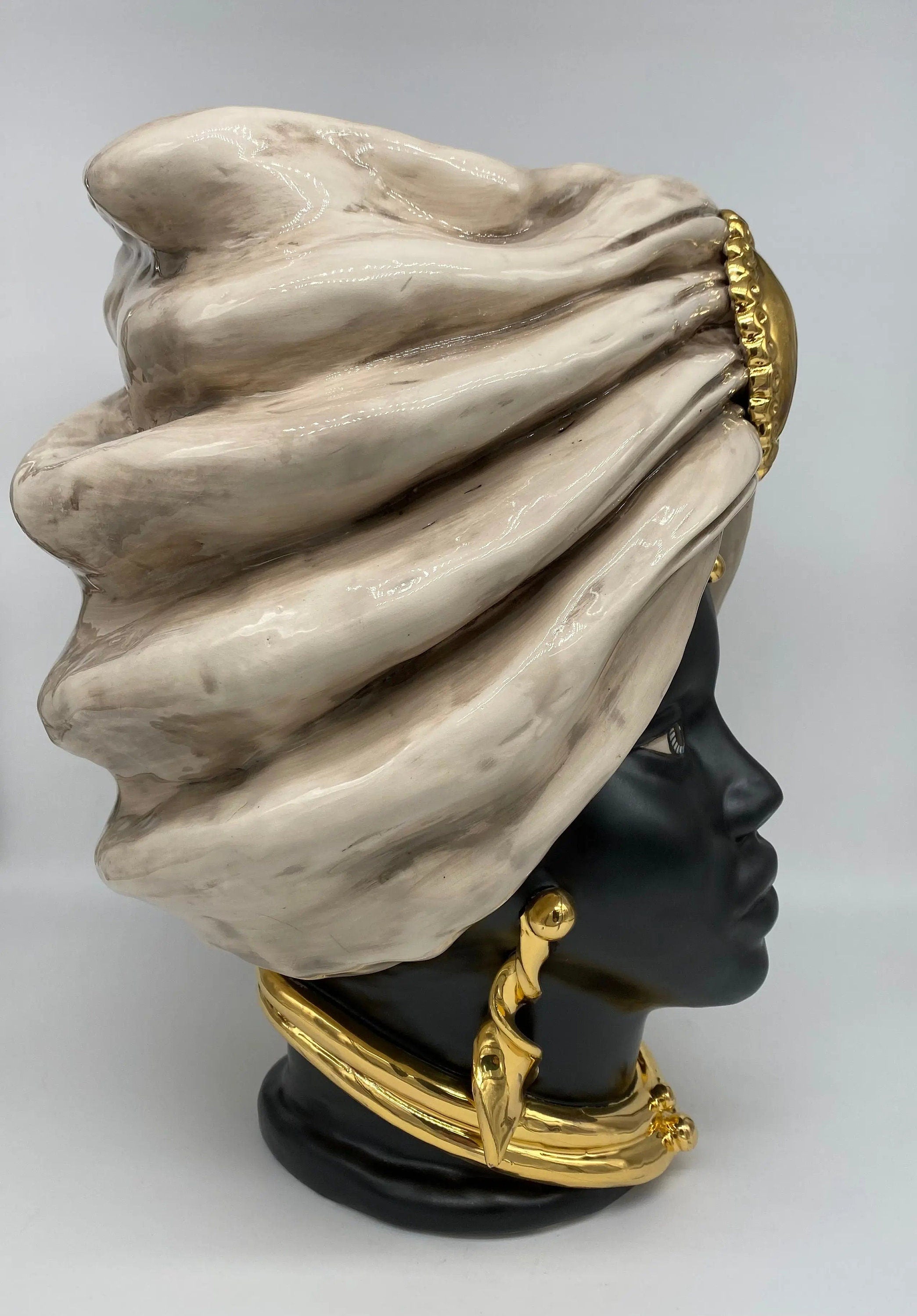Teste di Moro Atena Ceramica Caltagirone cm H.40 L.28 Artigianale Écru Nero Oro DD CERAMICHE SICILIANE