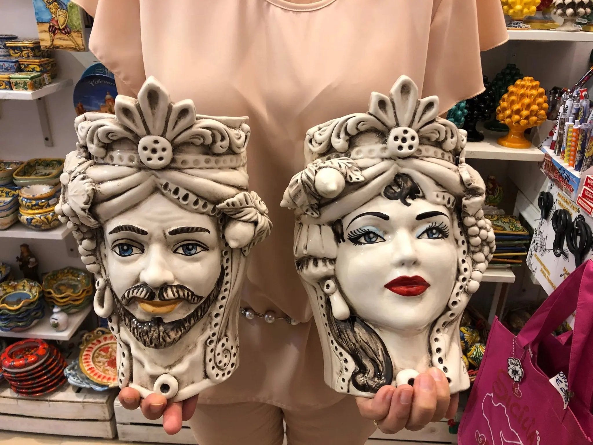 Teste di Moro Classica Applique Ceramica Caltagirone cm H.27 L.20 Effetto Invecchiato - DD CERAMICHE SICILIANE