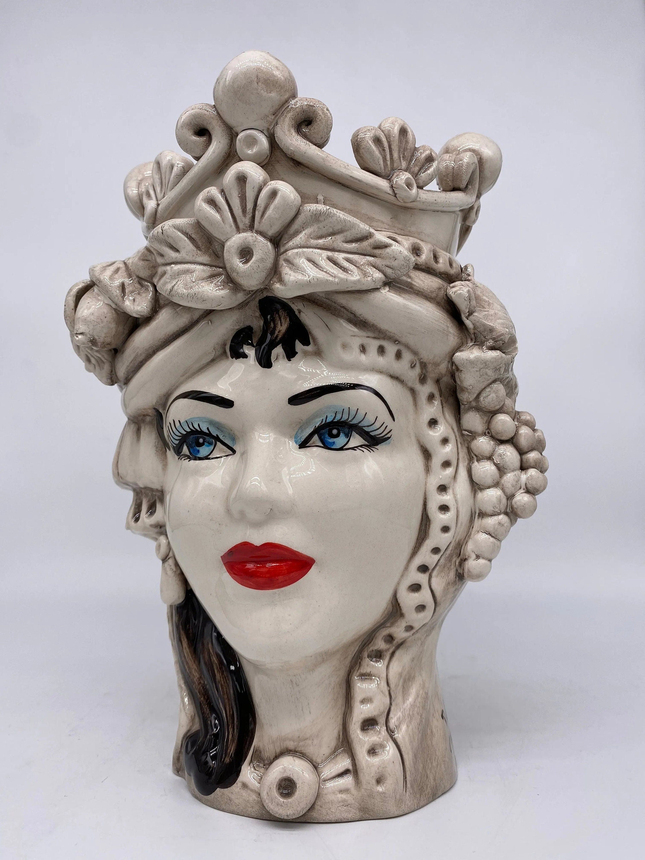 Teste di Moro Classica Corona Sfere Écru Ceramica di Caltagirone cm H.28 L.20 Artigianale DD CERAMICHE SICILIANE