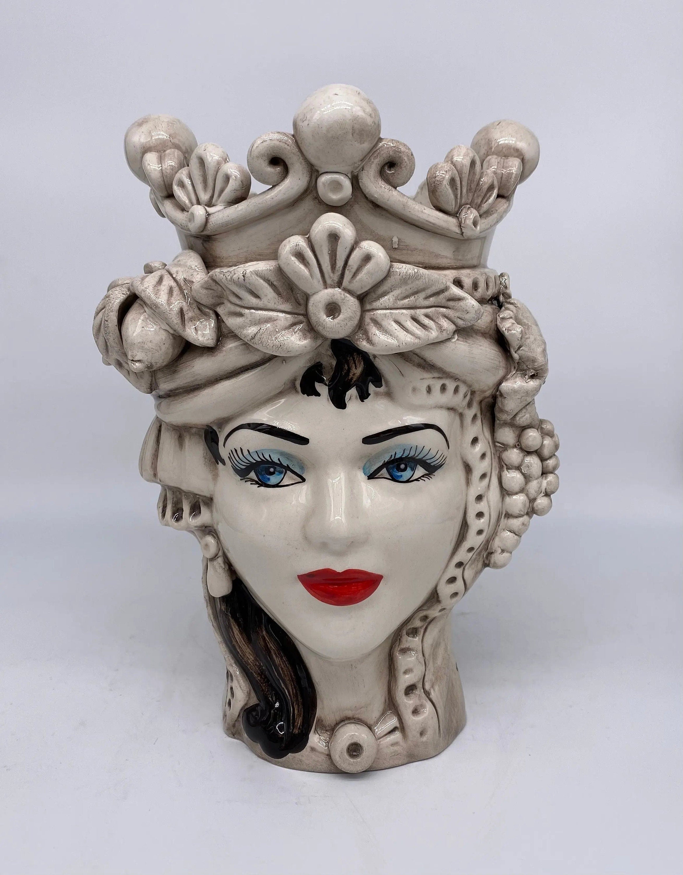 Teste di Moro Classica Corona Sfere Écru Ceramica di Caltagirone cm H.28 L.20 Artigianale DD CERAMICHE SICILIANE