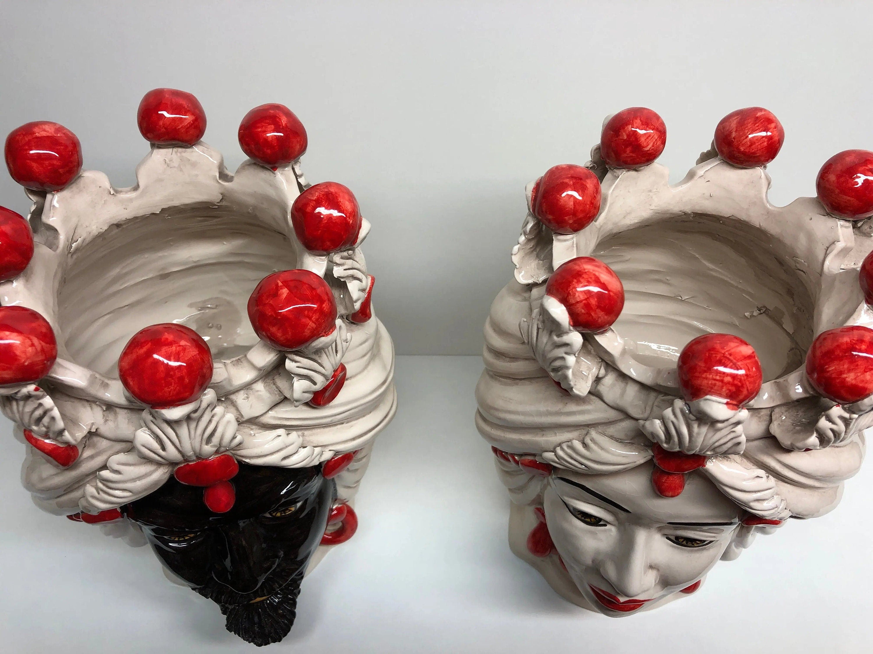 Teste di Moro Corona Sfere Rosso Ceramica Caltagirone cm H.30 L.20 Artigianale DD CERAMICHE SICILIANE