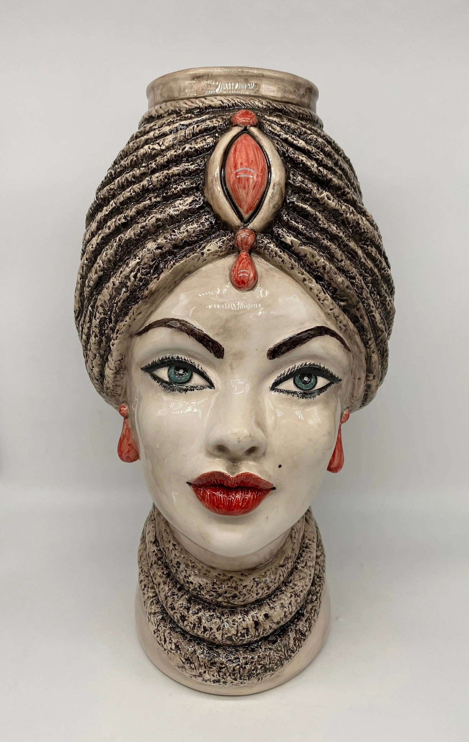 Teste di Moro Demetra Ceramica Caltagirone cm H.40 L.22 Artigianale Écru Rosso DD CERAMICHE SICILIANE