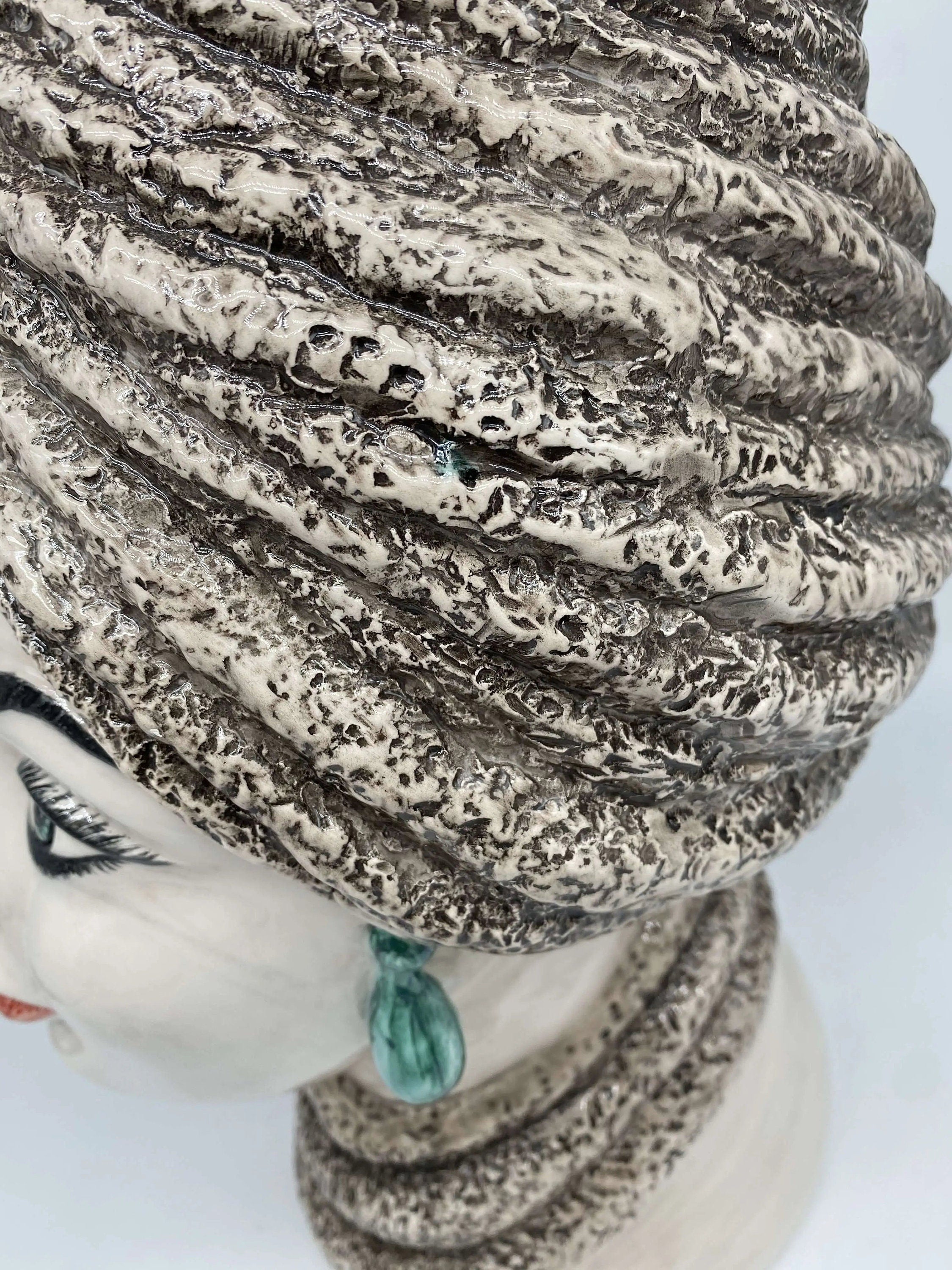 Teste di Moro Demetra Ceramica Caltagirone cm H.40 L.22 Artigianale Écru Verde Acqua DD CERAMICHE SICILIANE