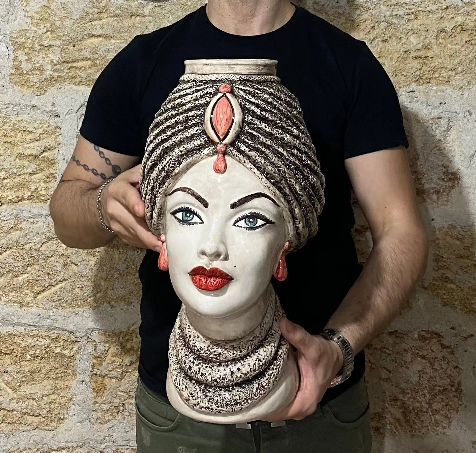 Teste di Moro Demetra Ceramica Caltagirone cm H.40 L.22 Artigianale Écru Rosso DD CERAMICHE SICILIANE