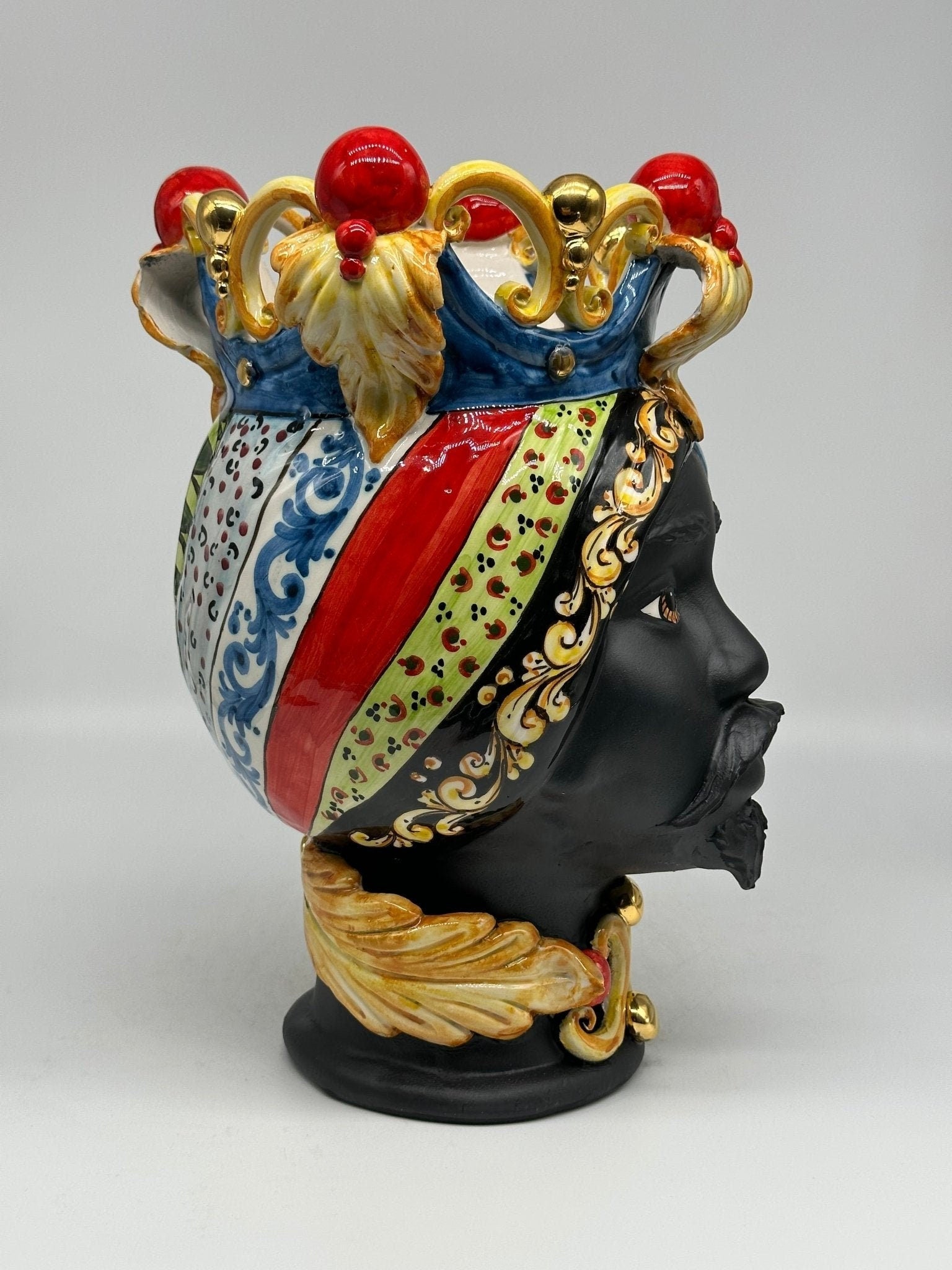 Teste di Moro Diana “Carretto” Ceramica Caltagirone cm H.30 L.20 Artigianale Écru Oro Sfere Rosso - DD CERAMICHE SICILIANE