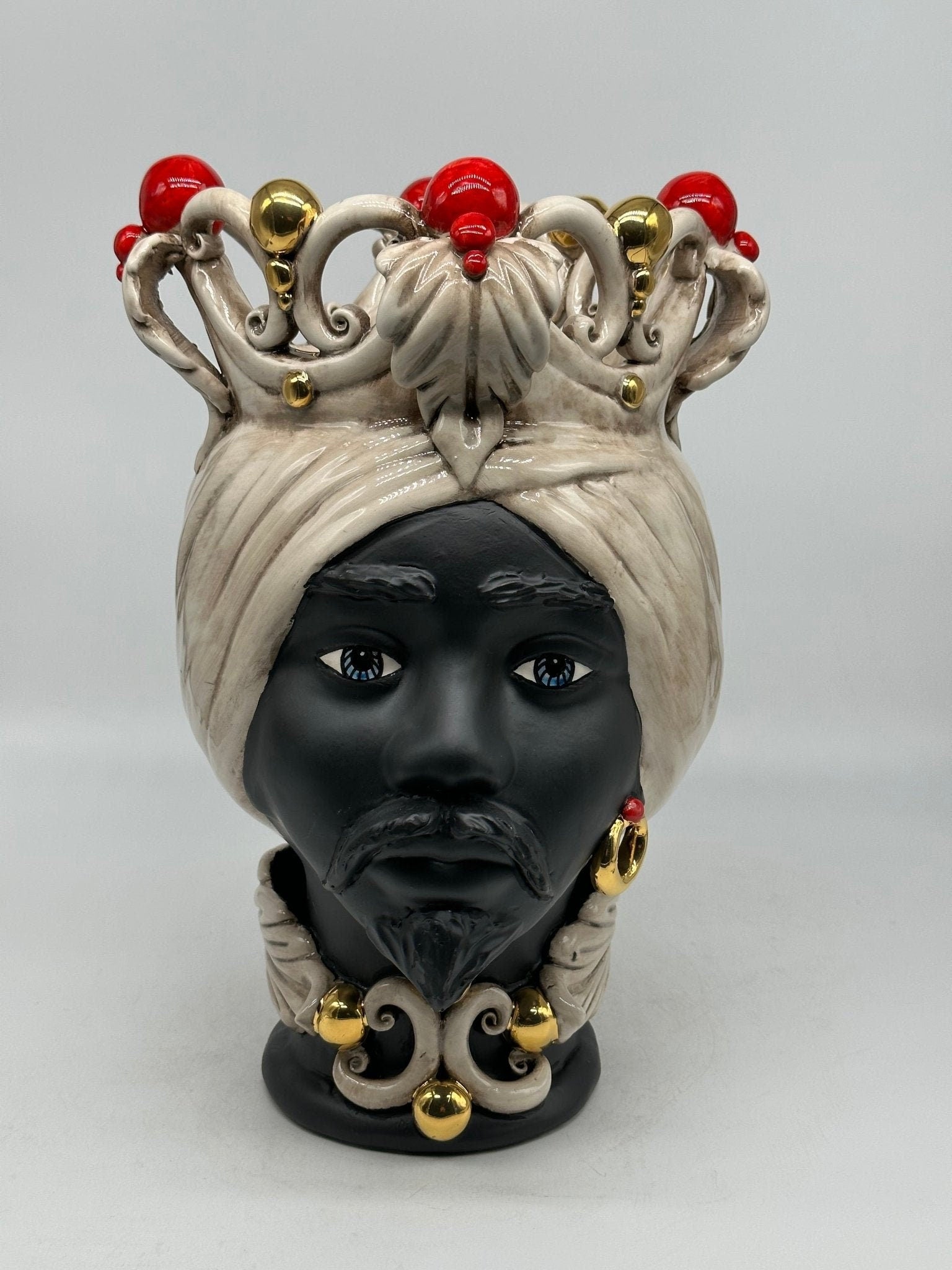 Teste di Moro Diana Ceramica Caltagirone cm H.30 L.20 Artigianale Écru Oro Sfere Rosso - DD CERAMICHE SICILIANE