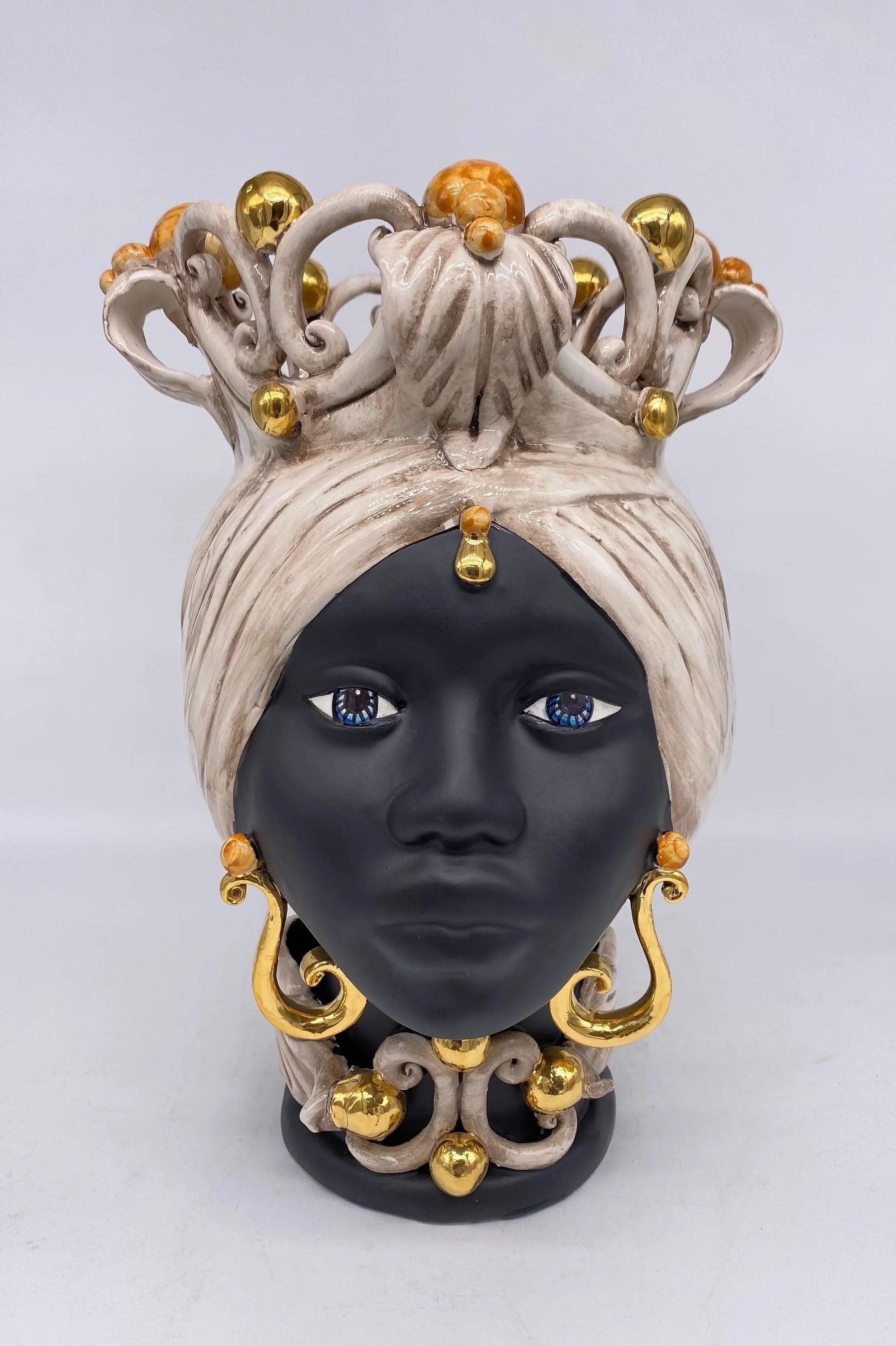 Teste di Moro Diana Ceramica Caltagirone cm H.30 L.20 Artigianale Écru Oro Sfere Ocra DD CERAMICHE SICILIANE