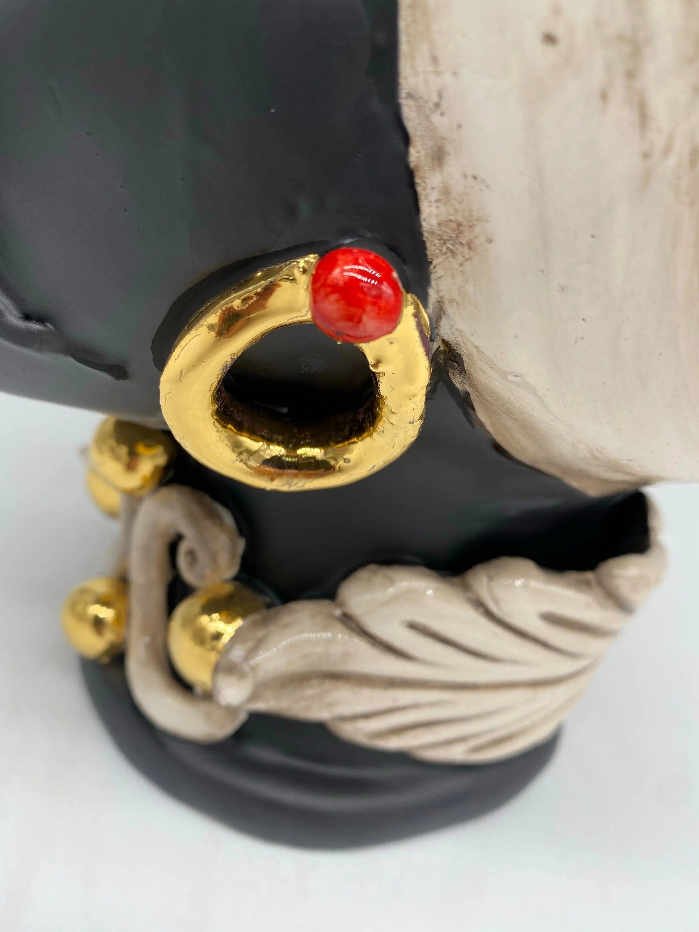 Teste di Moro Diana Ceramica Caltagirone cm H.30 L.20 Artigianale Écru Oro Sfere Rosso DD CERAMICHE SICILIANE