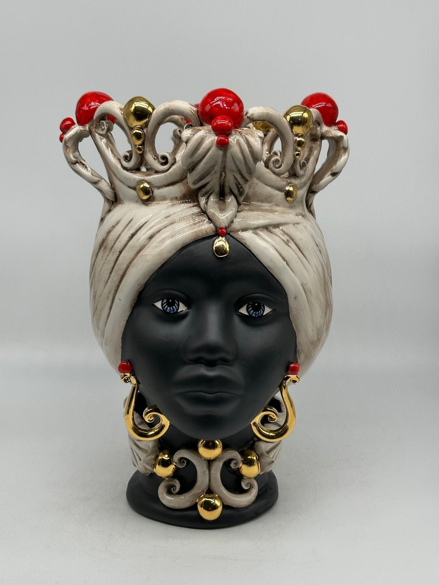 Teste di Moro Diana Ceramica Caltagirone cm H.30 L.20 Artigianale Écru Oro Sfere Rosso - DD CERAMICHE SICILIANE
