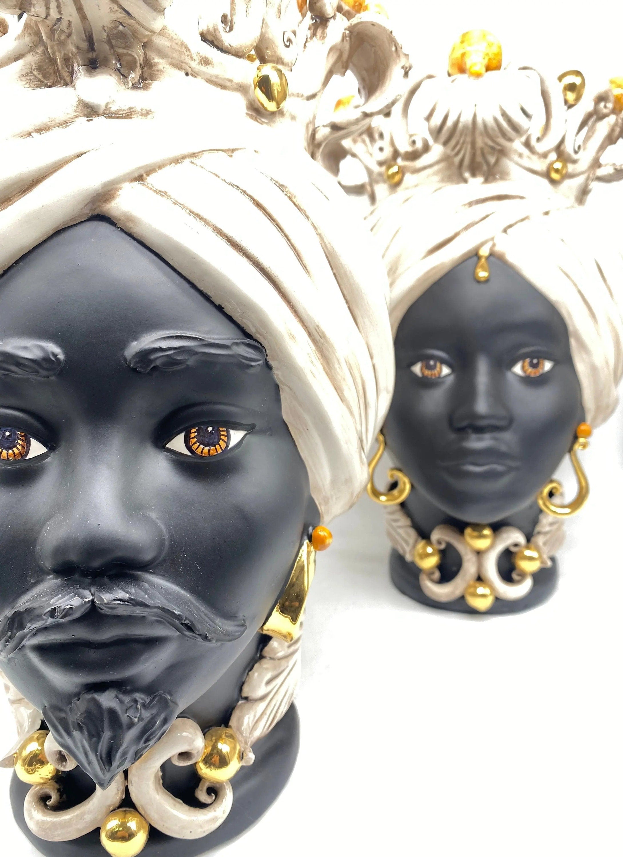 Teste di Moro Diana Ceramica Caltagirone cm H.40 L.25 Artigianale Écru Oro Sfere Ocra DD CERAMICHE SICILIANE