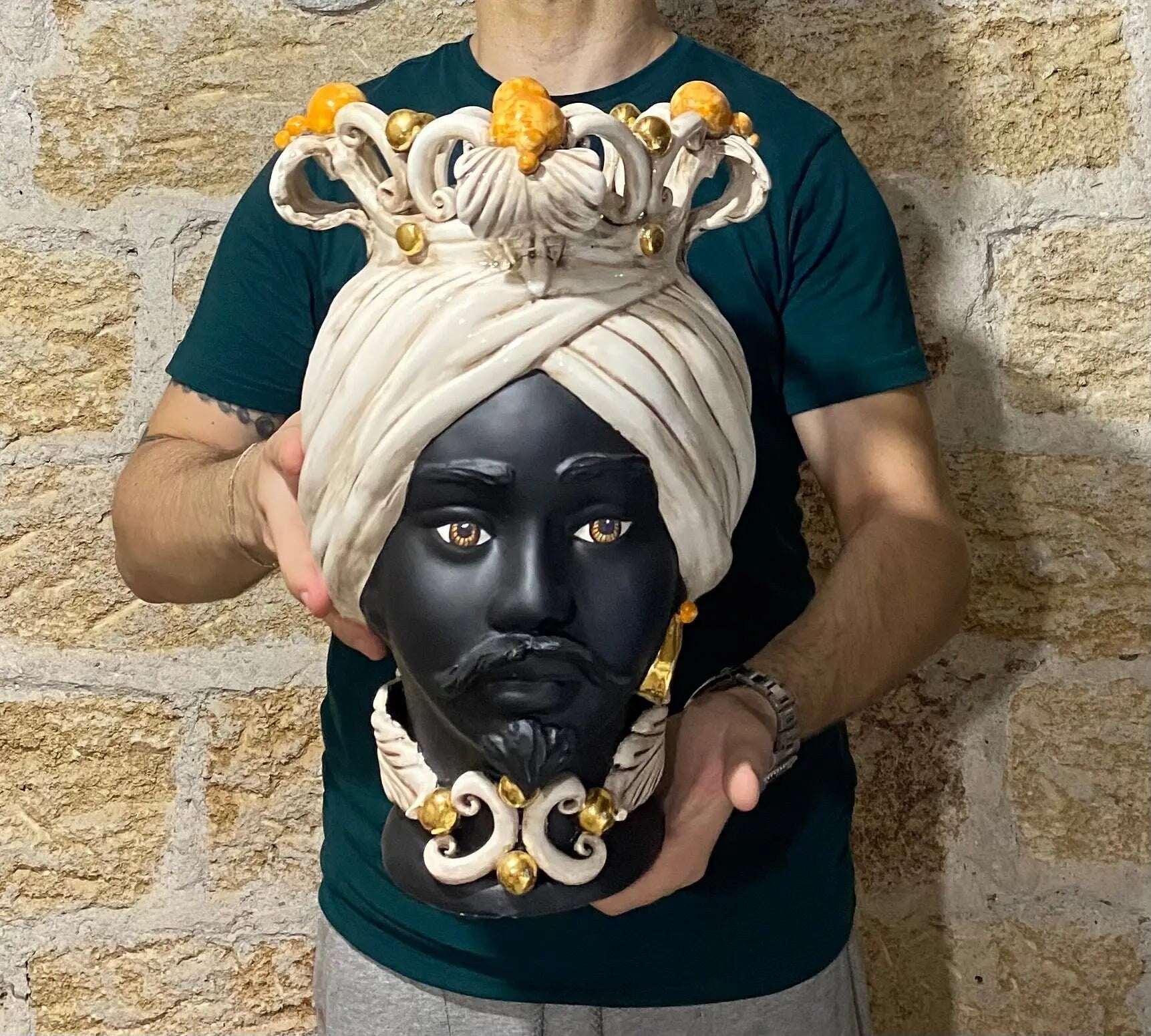 Teste di Moro Diana Ceramica Caltagirone cm H.40 L.25 Artigianale Écru Oro Sfere Ocra DD CERAMICHE SICILIANE