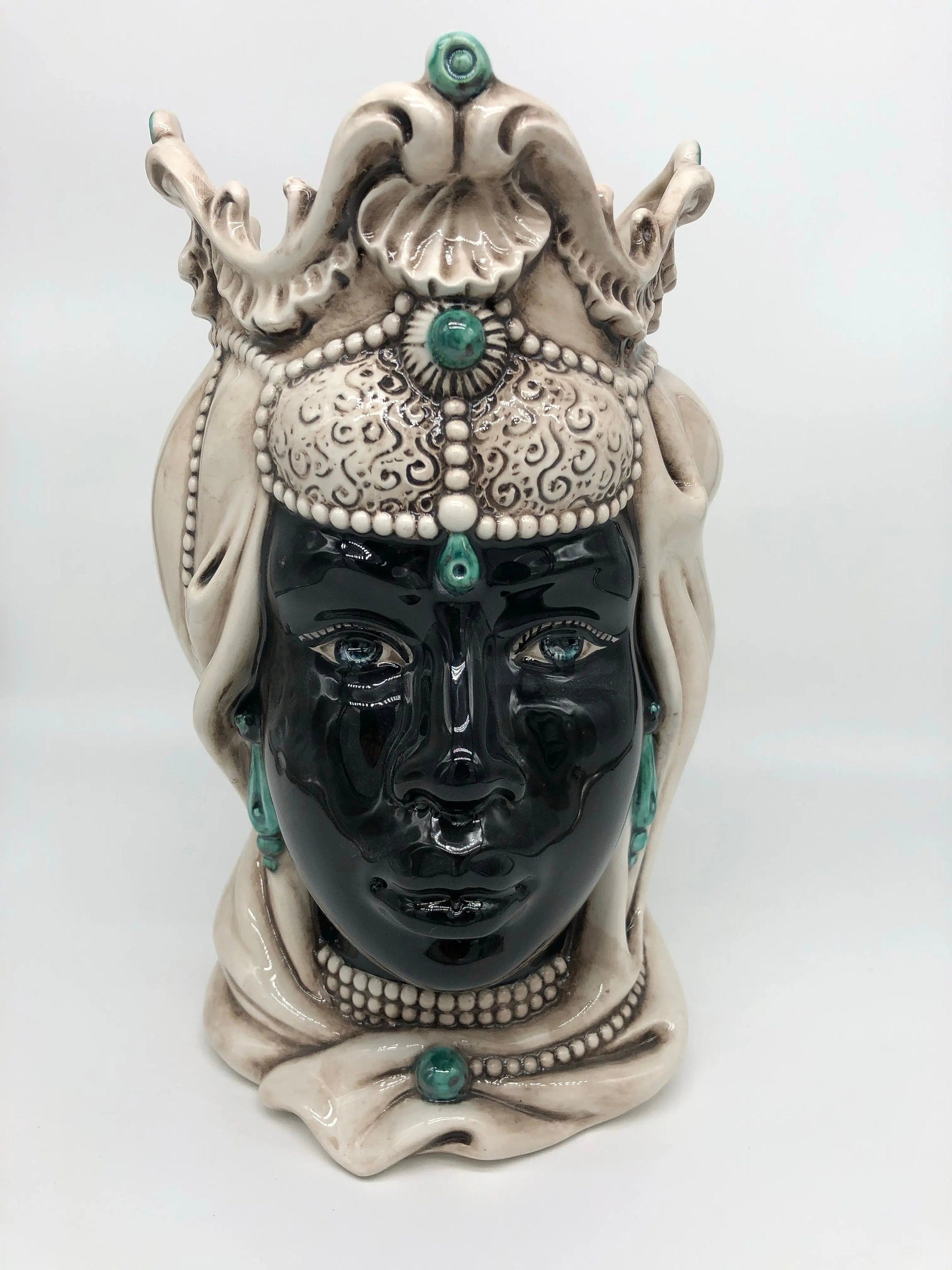 Teste di Moro Emiro Ceramica Caltagirone cm H.30 L.18 Artigianale Écru Sfere Verde DD CERAMICHE SICILIANE