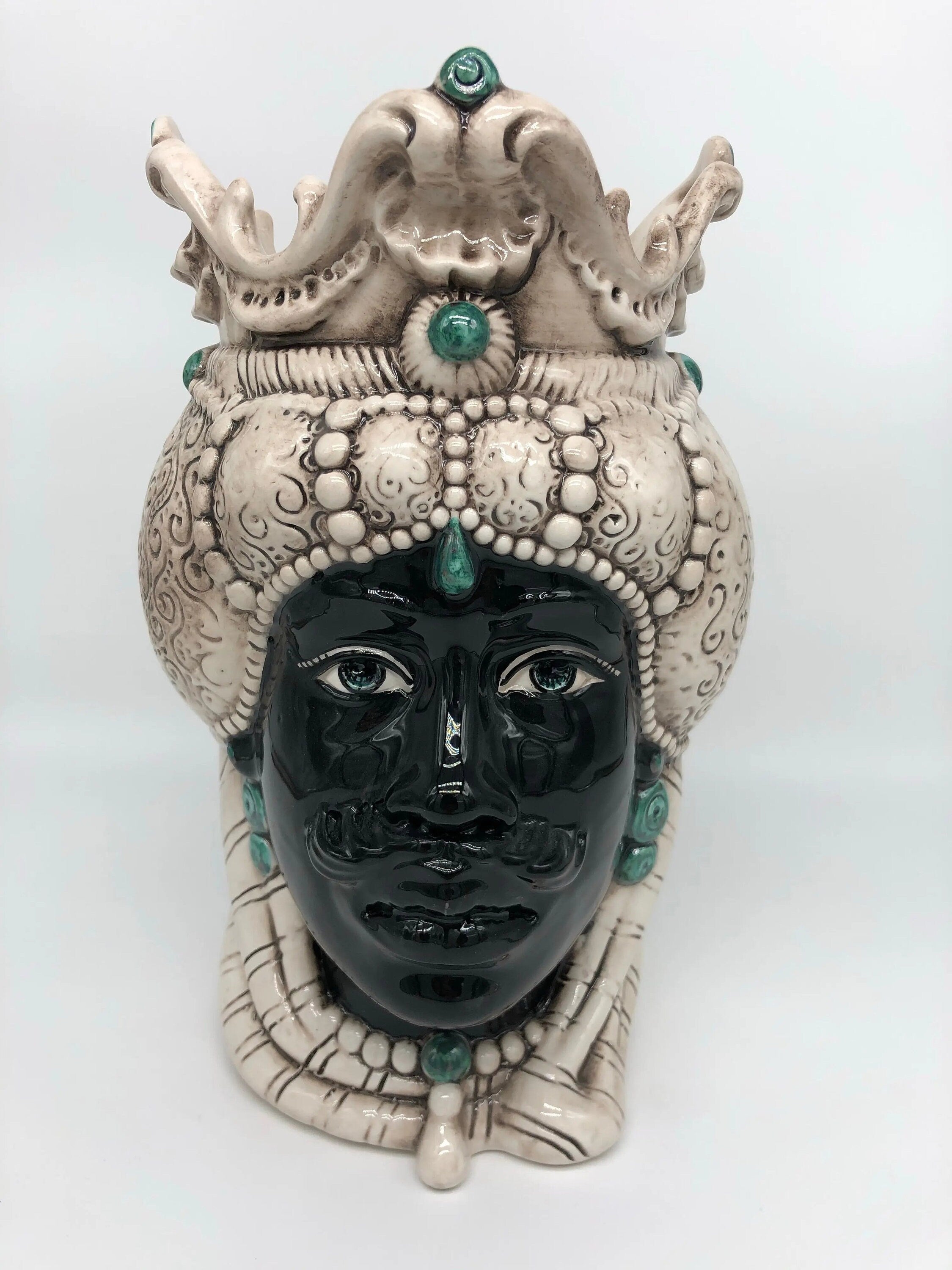 Teste di Moro Emiro Ceramica Caltagirone cm H.30 L.18 Artigianale Écru Sfere Verde DD CERAMICHE SICILIANE