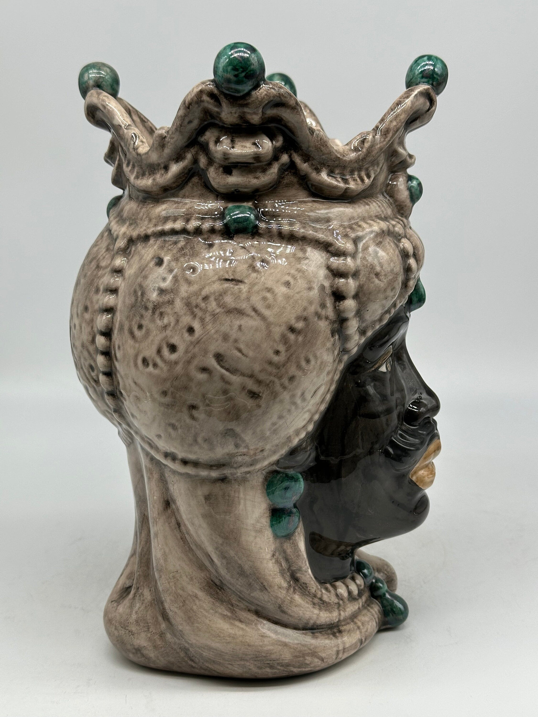 Teste di Moro Emiro Ceramica Caltagirone cm H.30 L.18 Artigianale Écru Sfere Verde