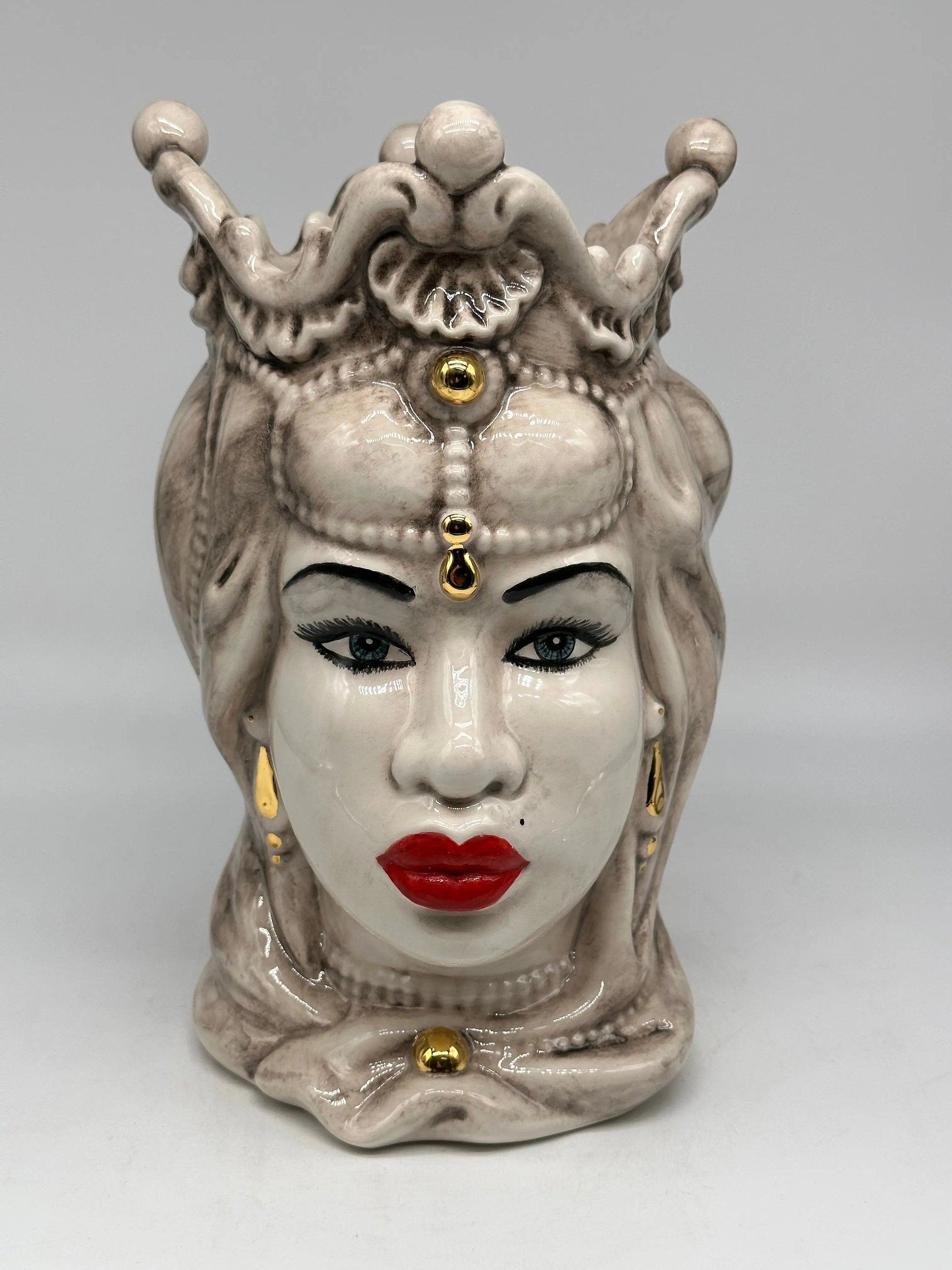 Teste di Moro Emiro Ceramica Caltagirone cm H.30 L.18 Artigianale Écru con dettagli Oro Zecchino DD CERAMICHE SICILIANE