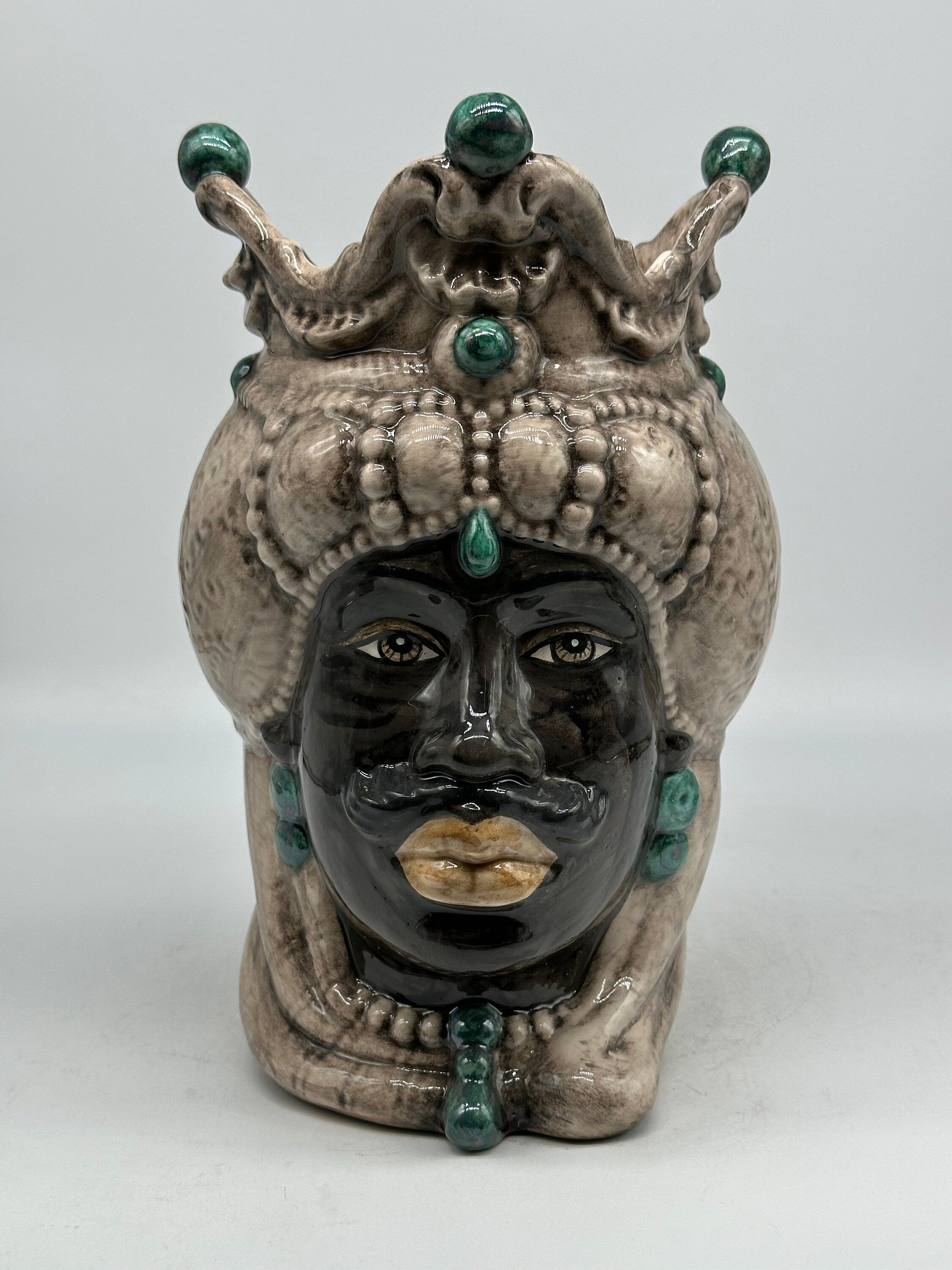 Teste di Moro Emiro Ceramica Caltagirone cm H.30 L.18 Artigianale Écru Sfere Verde