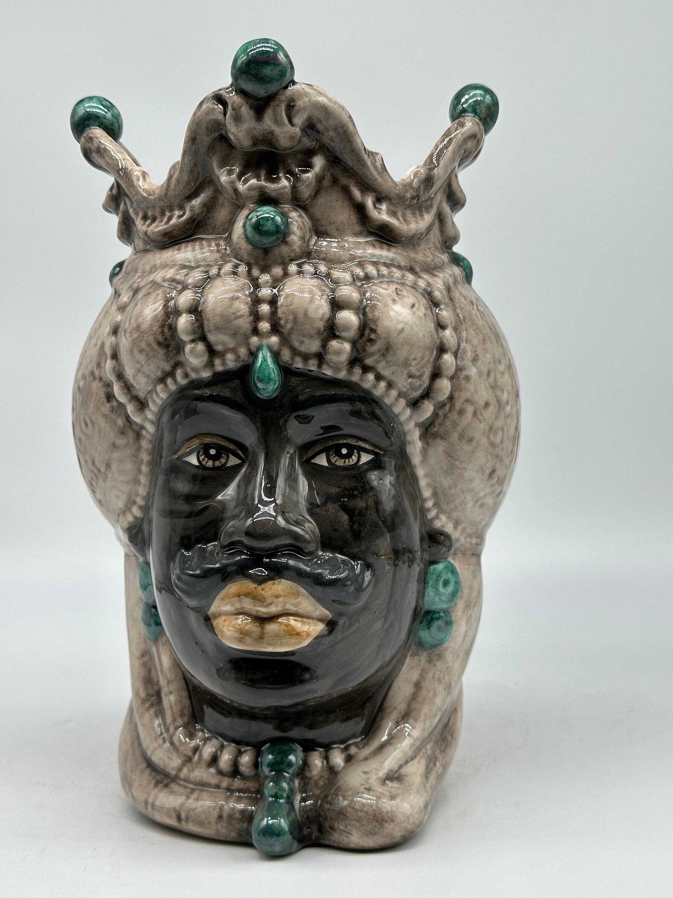 Teste di Moro Emiro Ceramica Caltagirone cm H.30 L.18 Artigianale Écru Sfere Verde