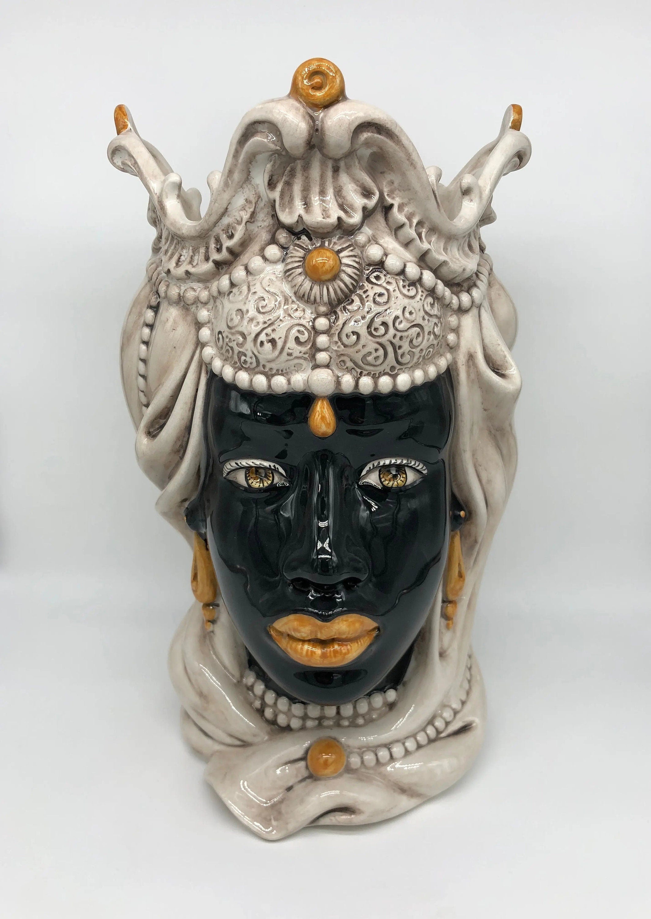 Teste di Moro Emiro Ceramica Caltagirone cm H.38 L.23 Artigianale Écru Sfere Arancio DD CERAMICHE SICILIANE