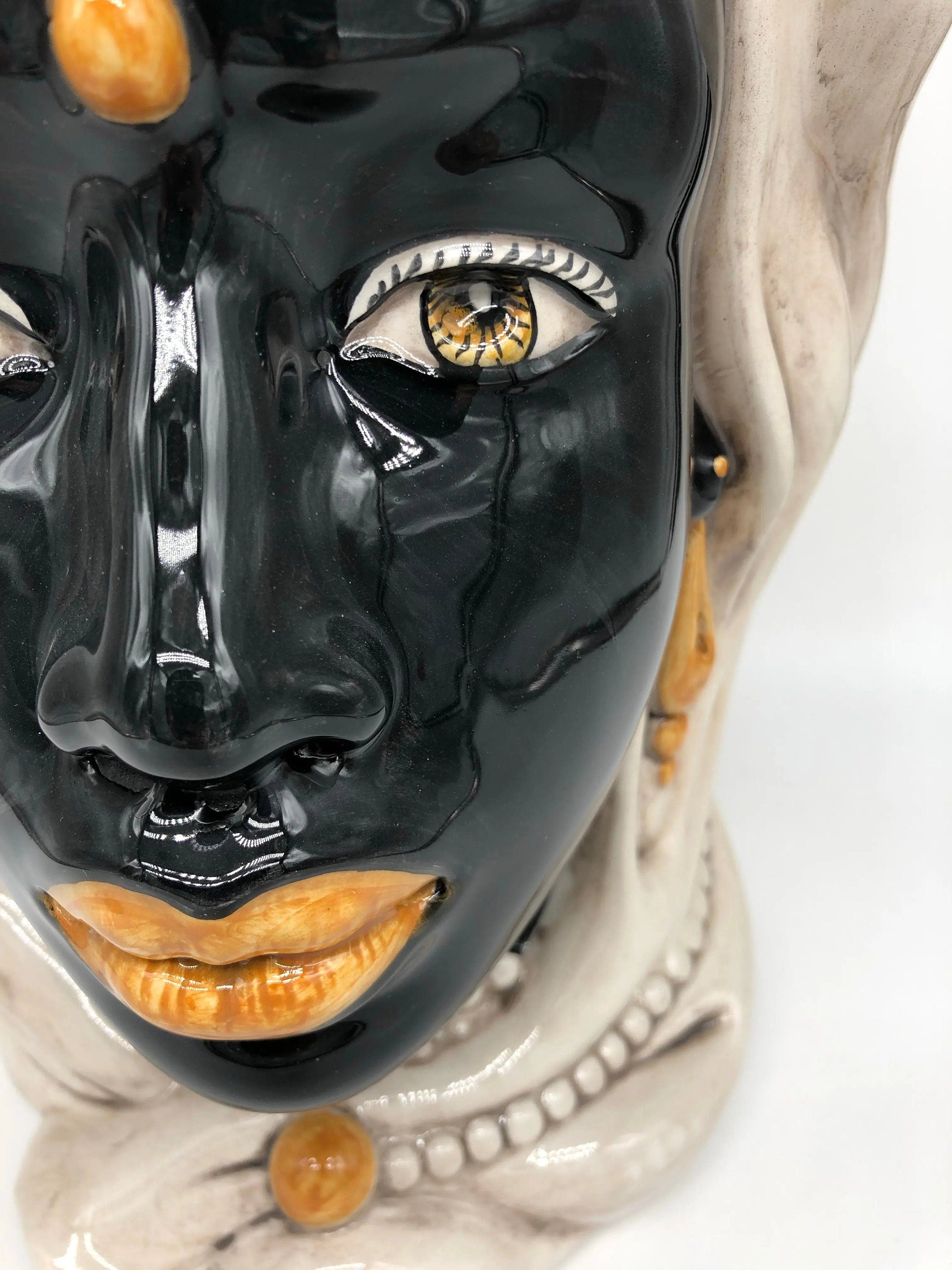 Teste di Moro Emiro Ceramica Caltagirone cm H.38 L.23 Artigianale Écru Sfere Arancio DD CERAMICHE SICILIANE