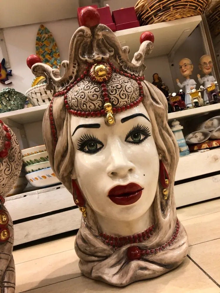 Teste di Moro Emiro Ceramica Caltagirone cm H.45 L.29 Artigianale Écru Oro Sfere Rosso DD CERAMICHE SICILIANE