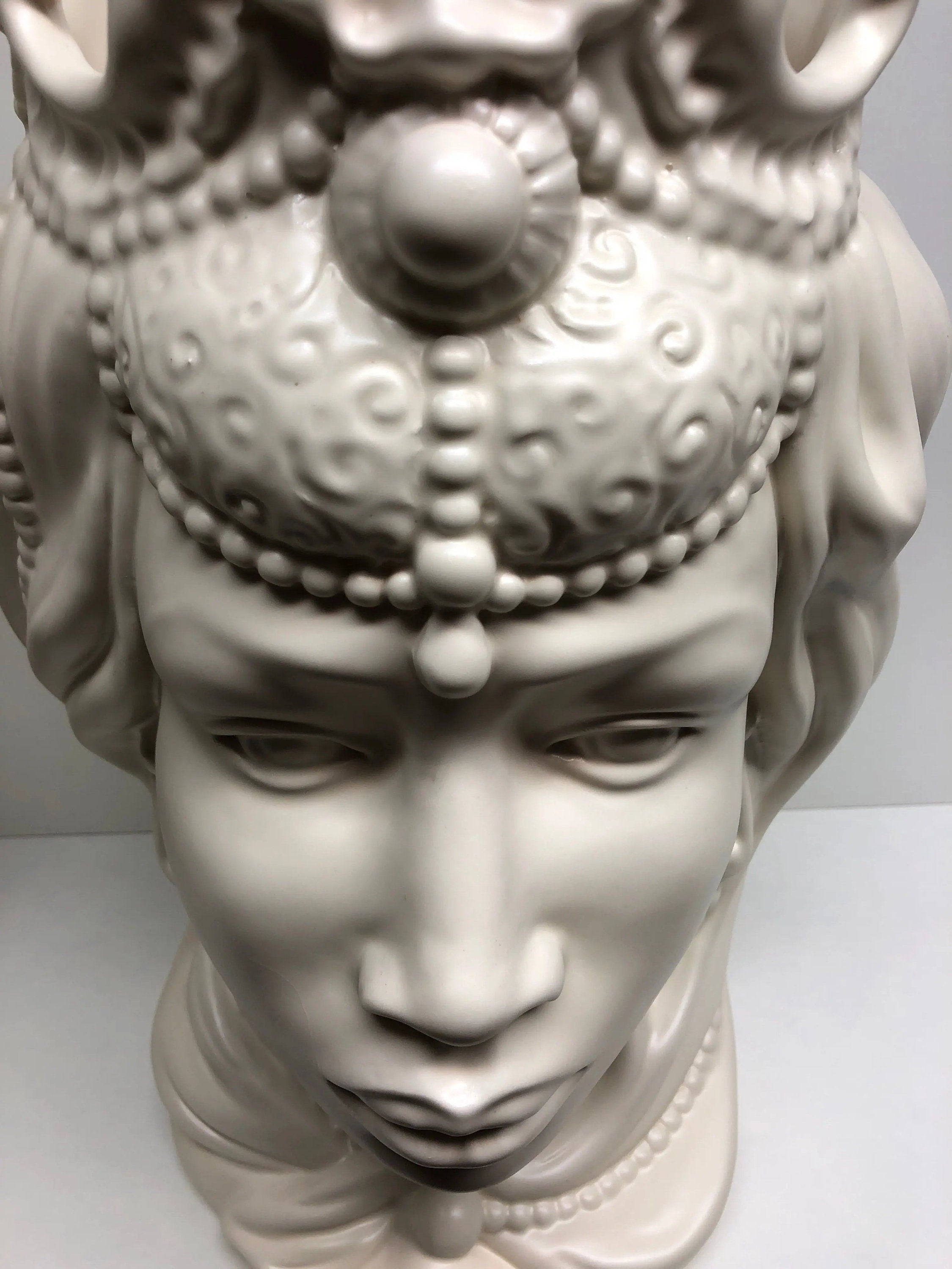 Teste di Moro Emiro Ceramica Caltagirone cm H.45 L.29 Artigianale Bianco Opaco DD CERAMICHE SICILIANE