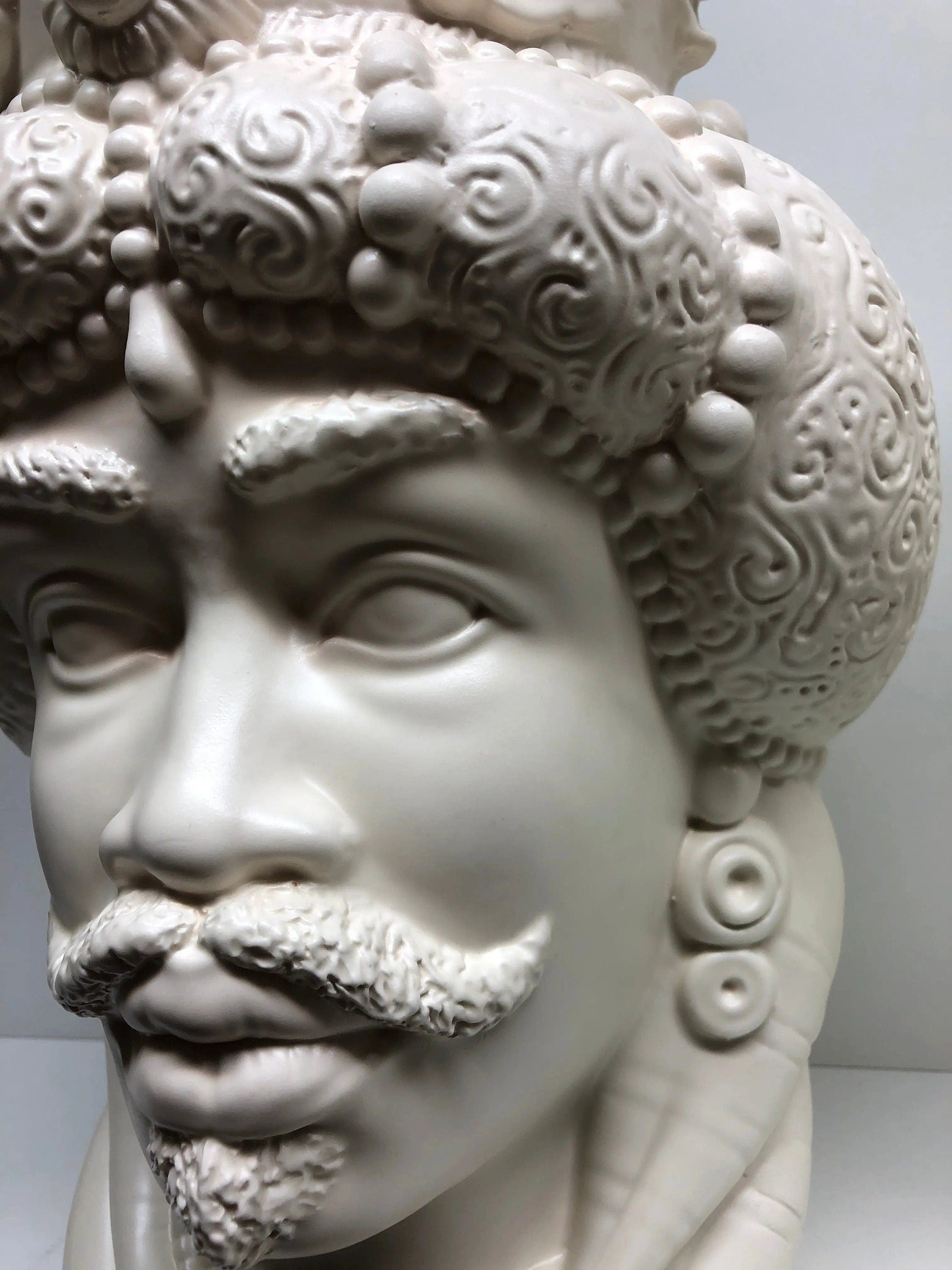 Teste di Moro Emiro Ceramica Caltagirone cm H.45 L.29 Artigianale Bianco Opaco DD CERAMICHE SICILIANE