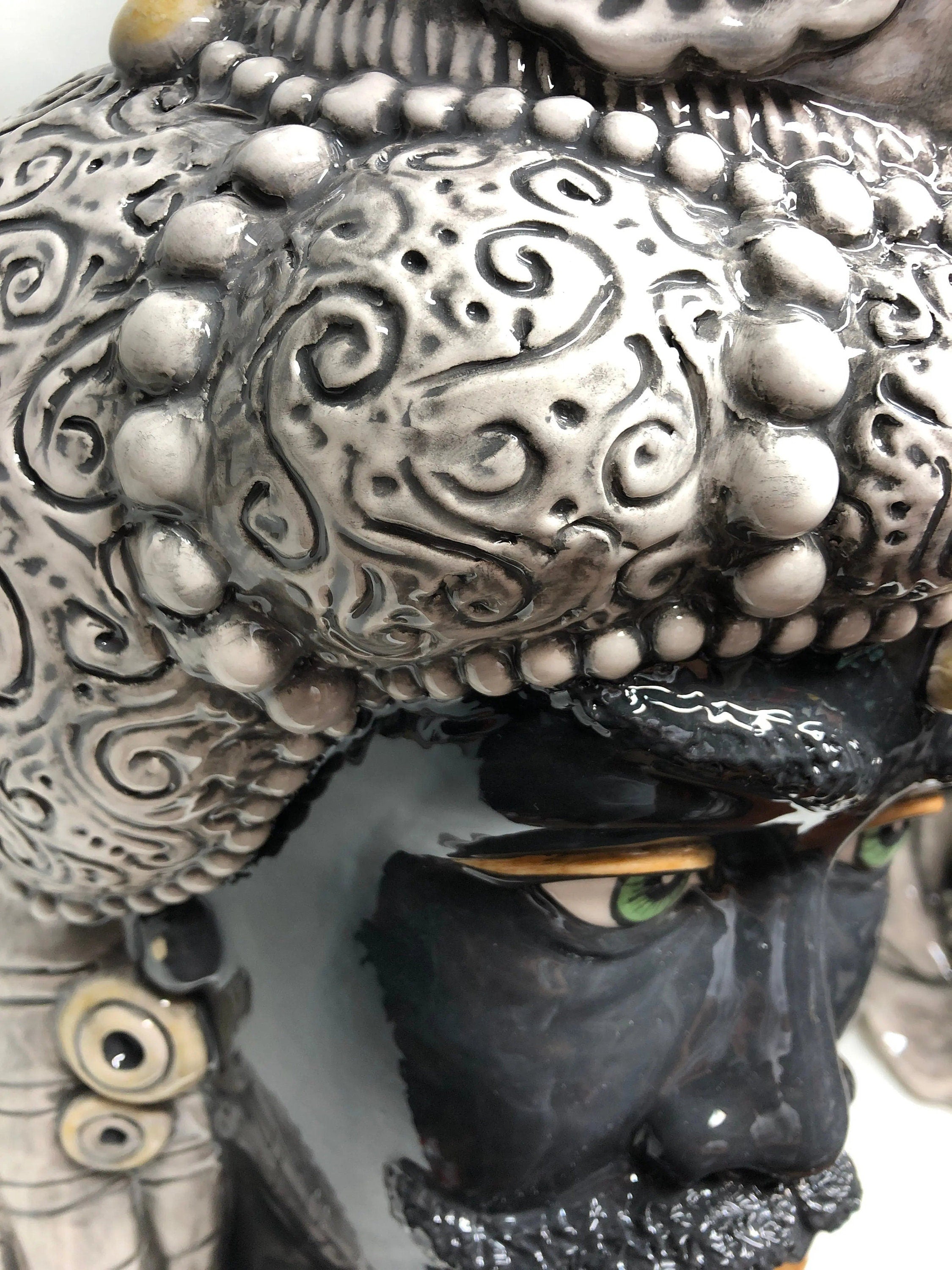 Teste di Moro Emiro Ceramica Caltagirone cm H.45 L.29 Artigianale Écru Sfere Nero DD CERAMICHE SICILIANE