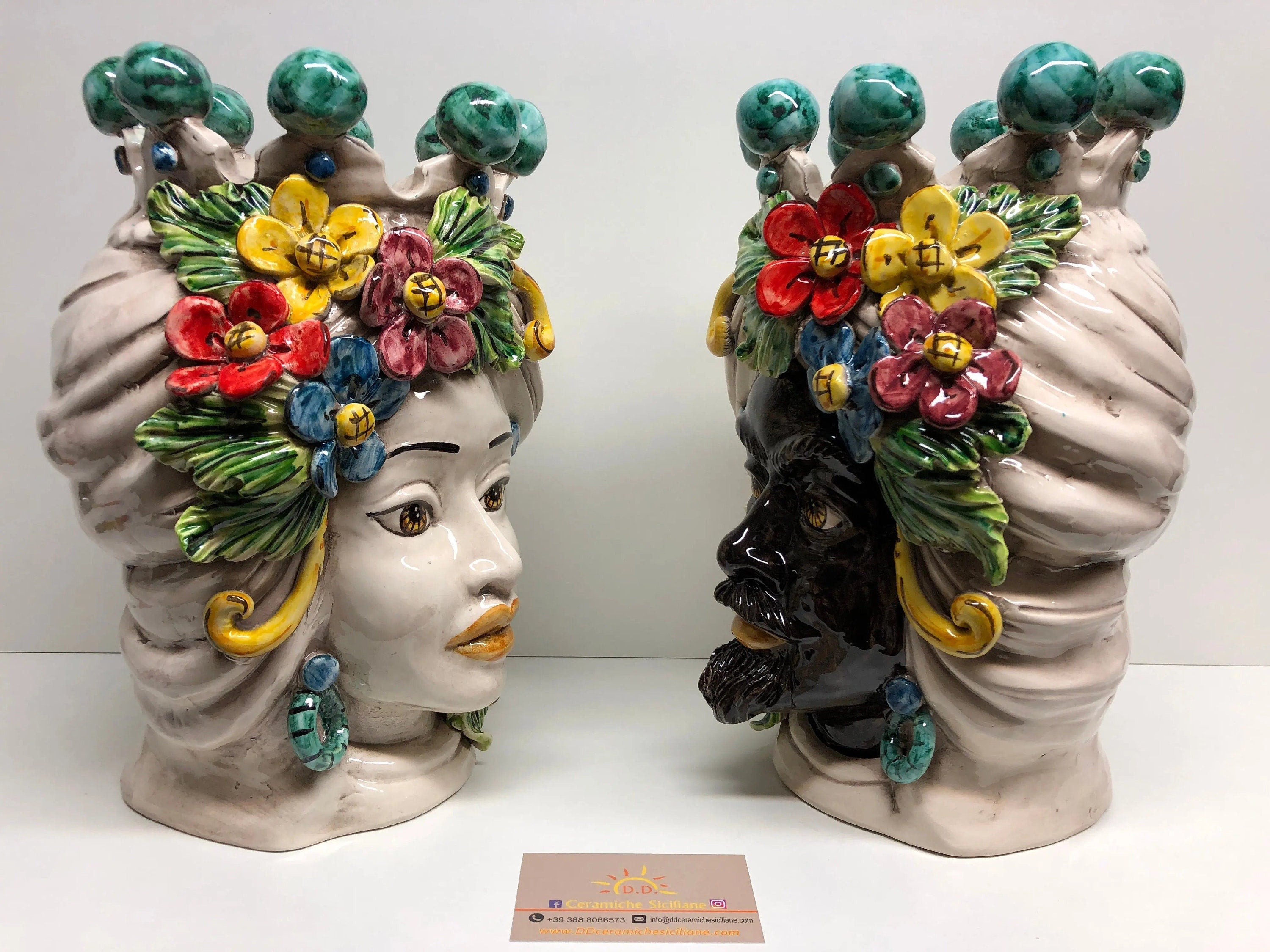 Teste di Moro Fiori Ceramica Caltagirone cm H.30 L.21 Artigianale Corona con Sfere Verde DD CERAMICHE SICILIANE