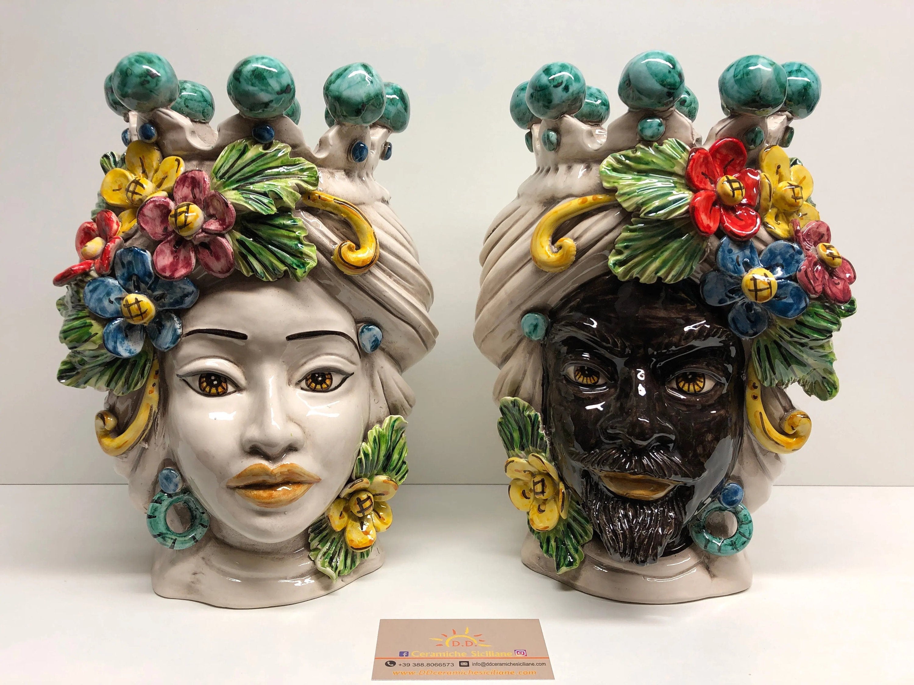 Teste di Moro Fiori Ceramica Caltagirone cm H.30 L.21 Artigianale Corona con Sfere Verde DD CERAMICHE SICILIANE