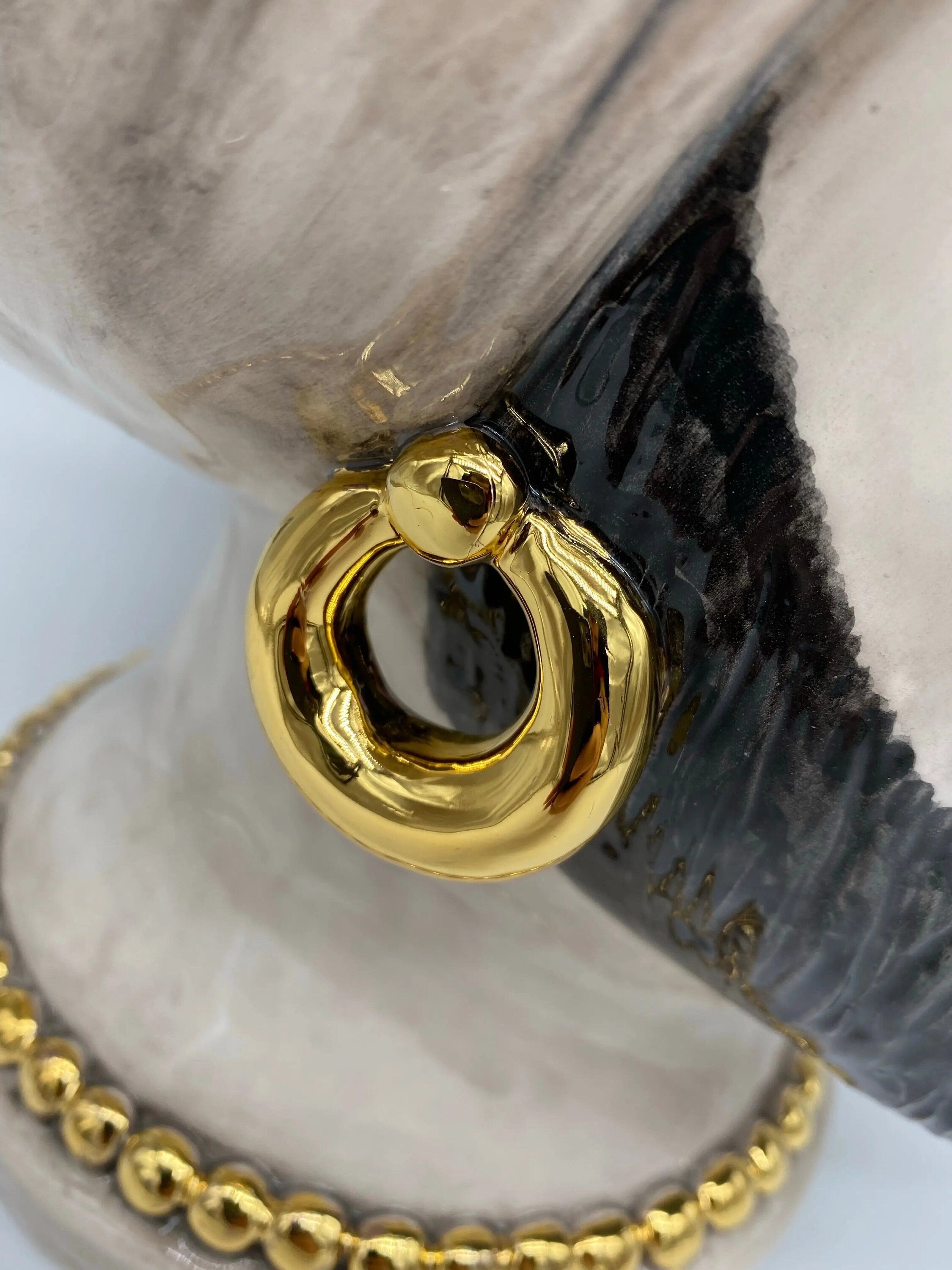 Teste di Moro Iris Ceramica Caltagirone cm H.40 L.23 Artigianale Écru Oro Zecchino DD CERAMICHE SICILIANE