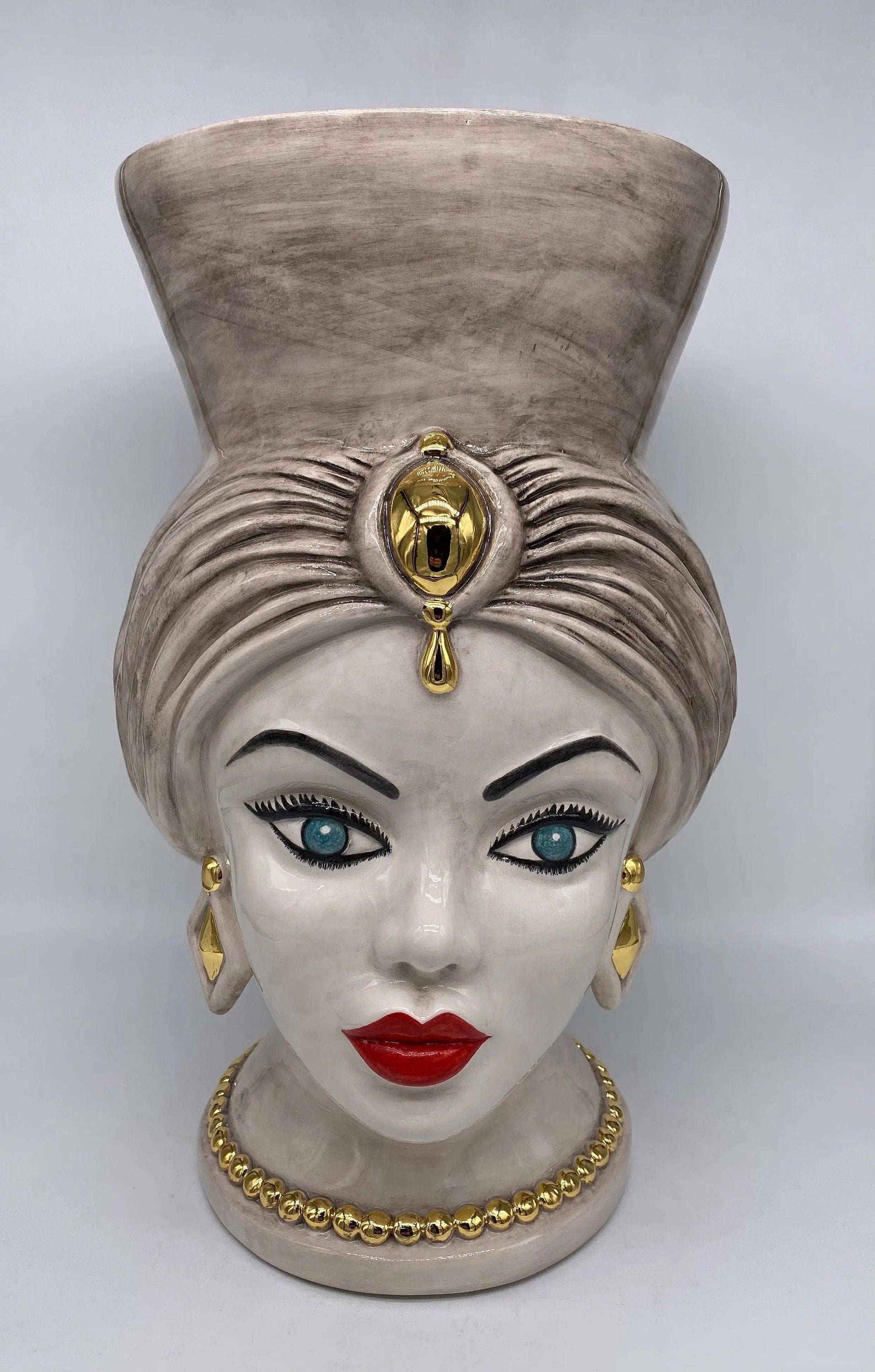 Teste di Moro Iris Ceramica Caltagirone cm H.40 L.23 Artigianale Écru Oro Zecchino DD CERAMICHE SICILIANE