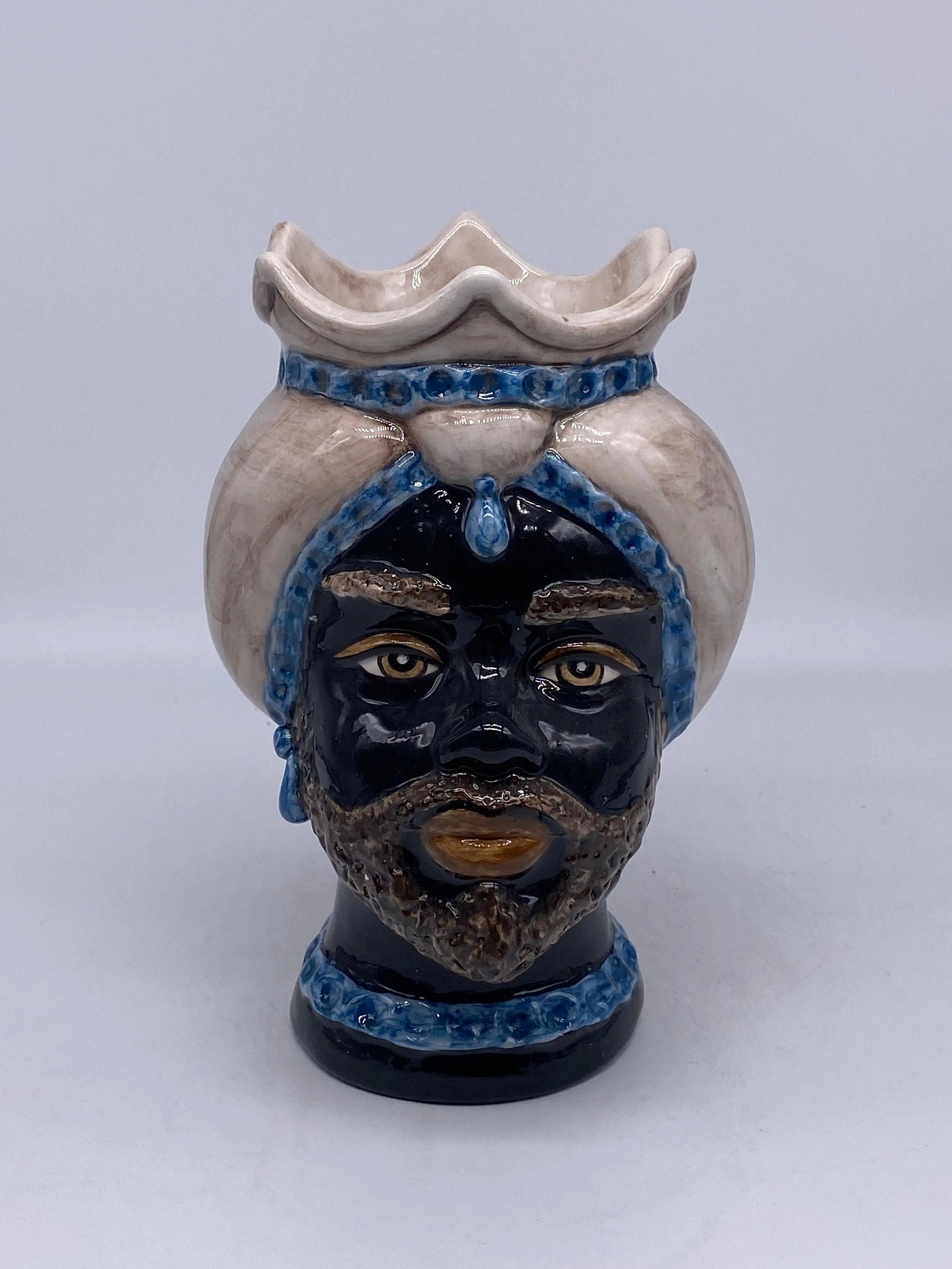 Teste di Moro Luis Ceramica Caltagirone cm H.22 L.15 Artigianale Turbante Liscio Écru Blu DD CERAMICHE SICILIANE