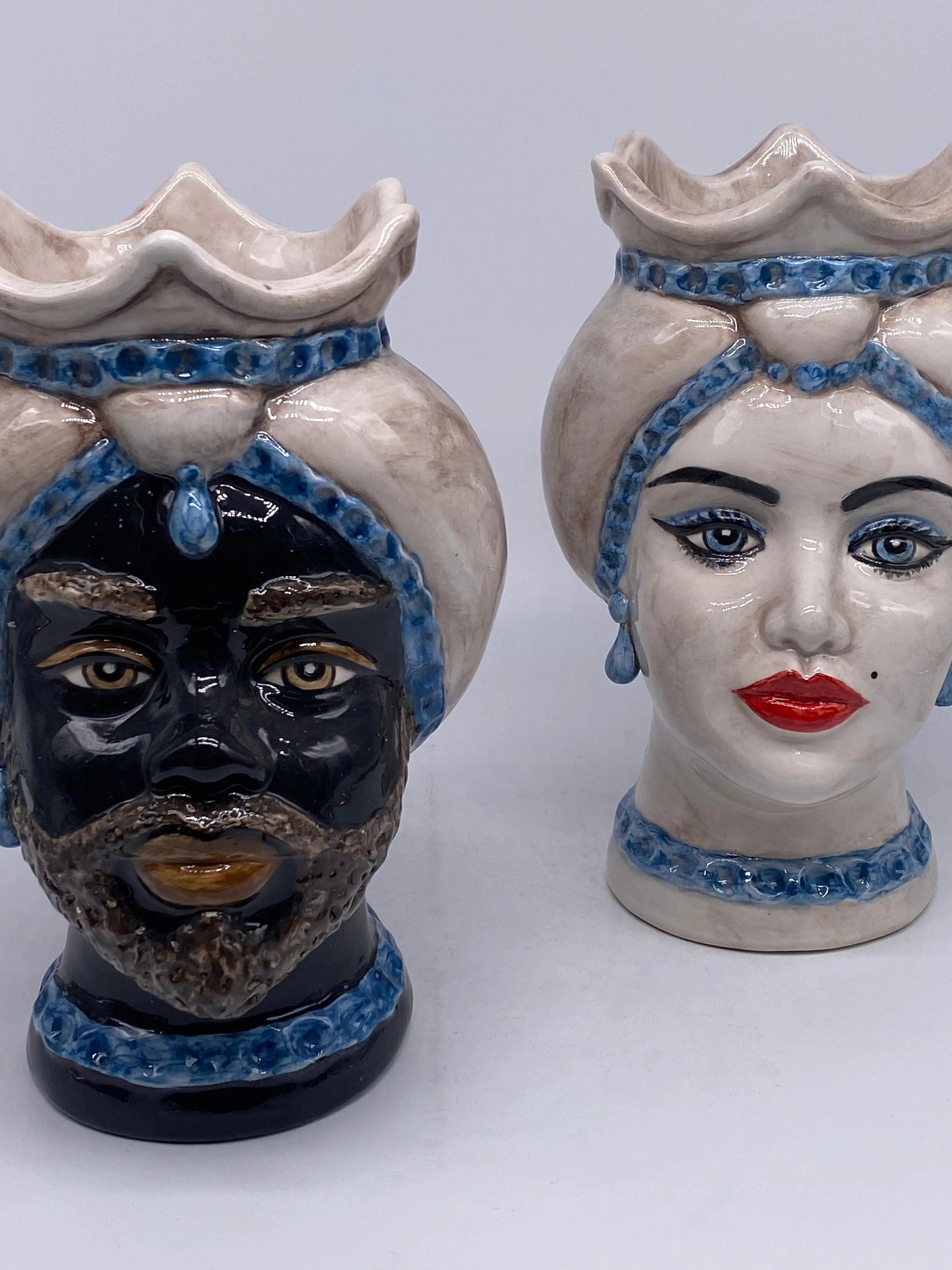 Teste di Moro Luis Ceramica Caltagirone cm H.22 L.15 Artigianale Turbante Liscio Écru Blu DD CERAMICHE SICILIANE