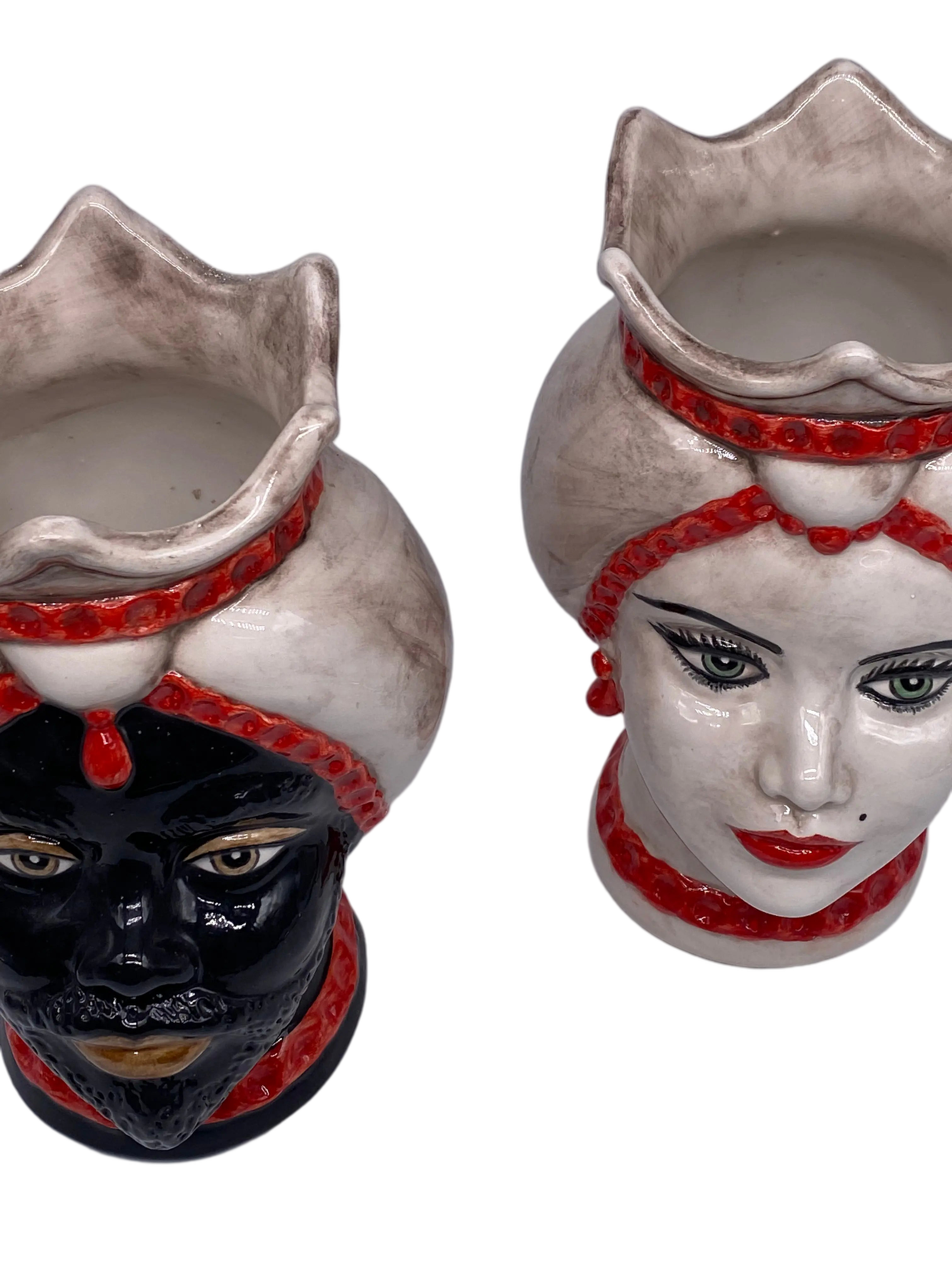 Teste di Moro Luis Ceramica Caltagirone cm H.22 L.15 Artigianale Turbante Liscio Écru Rosso DD CERAMICHE SICILIANE