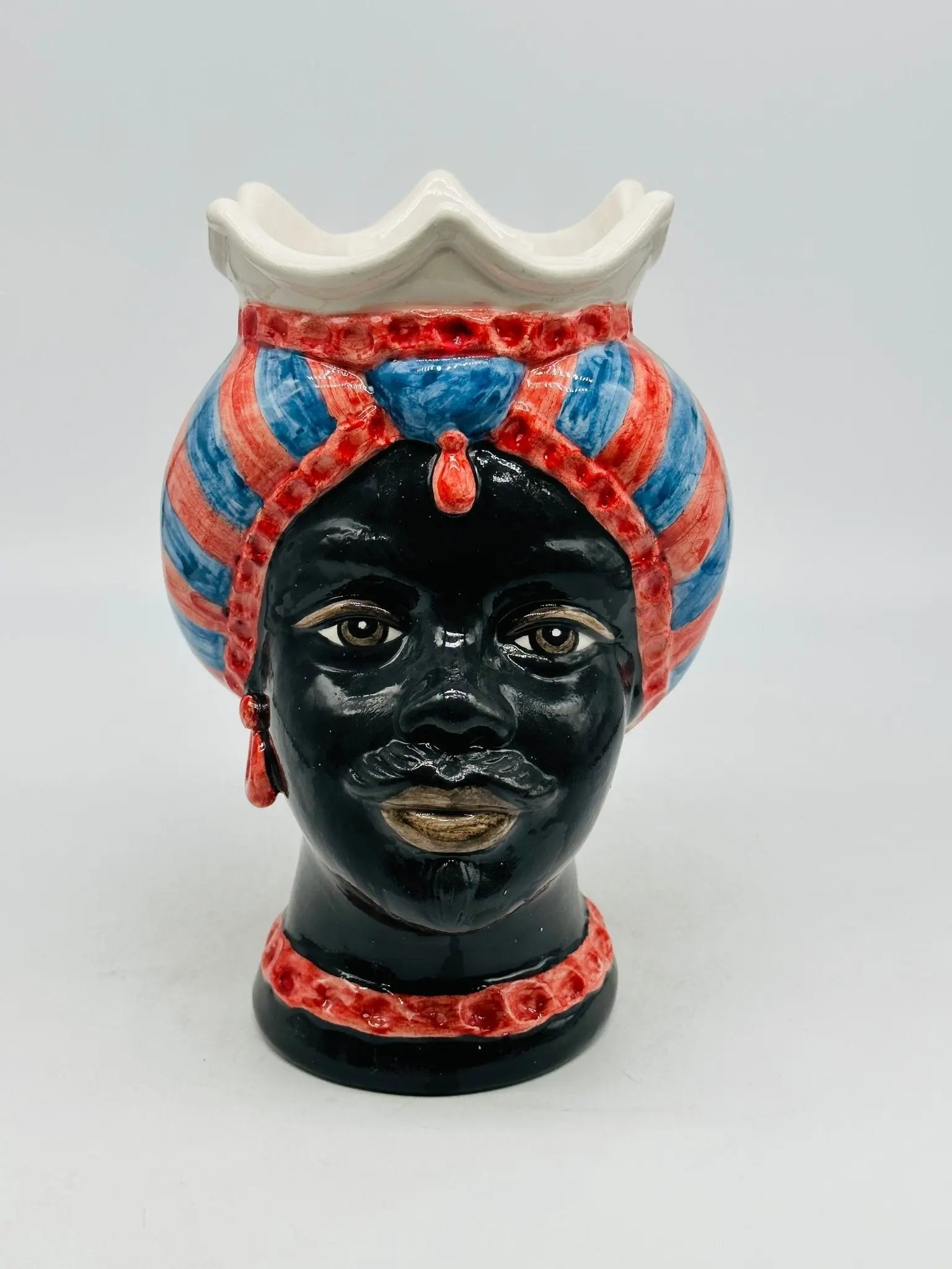 Teste di Moro Luis Ceramica Caltagirone cm H.22 L.15 Artigianale Turbante Striscie Rosso Blu - Uomo - TESTA DI MORO