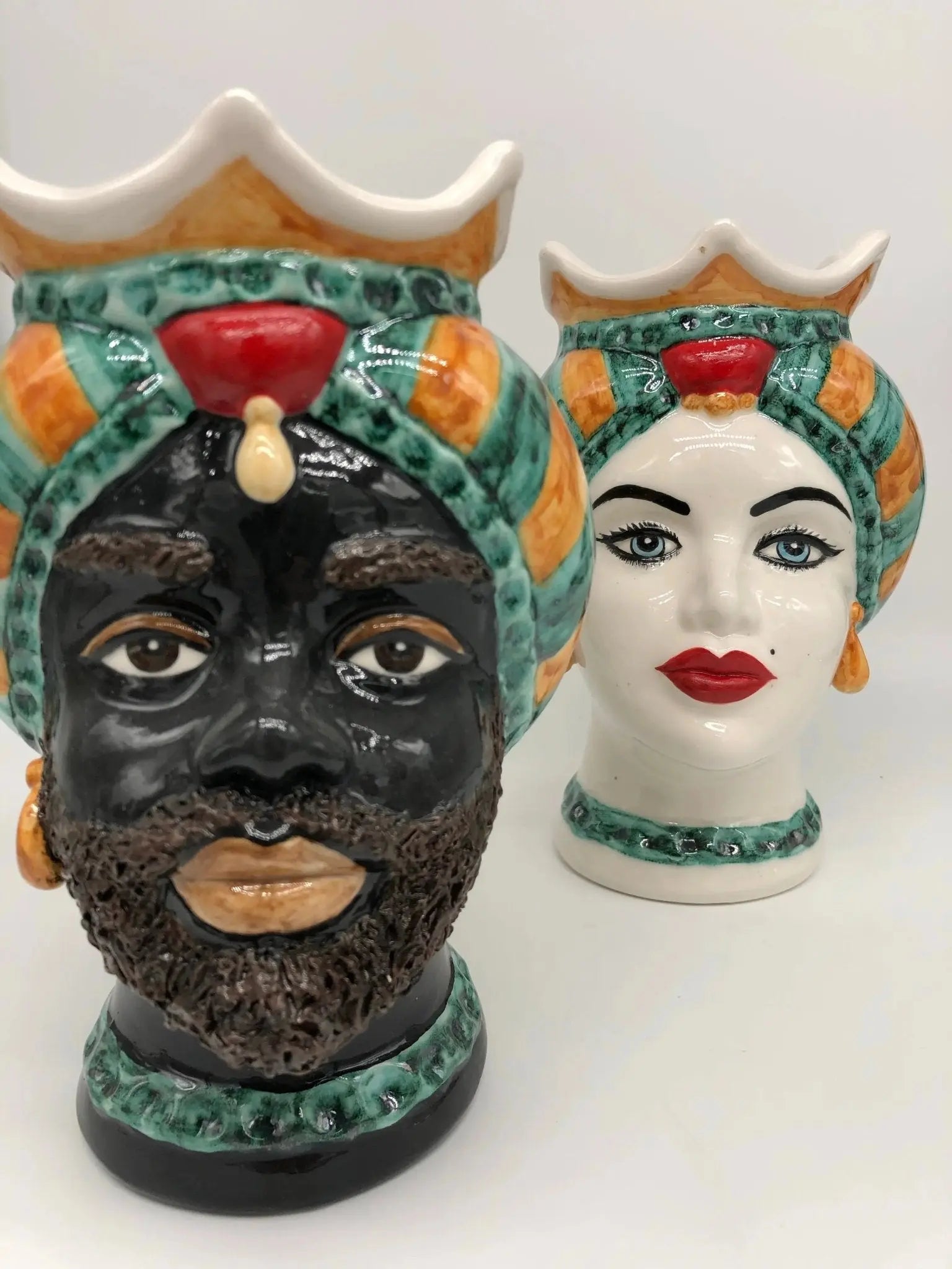 Teste di Moro Luis Ceramica Caltagirone cm H.22 L.15 Artigianale Turbante Liscio Verde Ocra Rosso - DD CERAMICHE SICILIANE