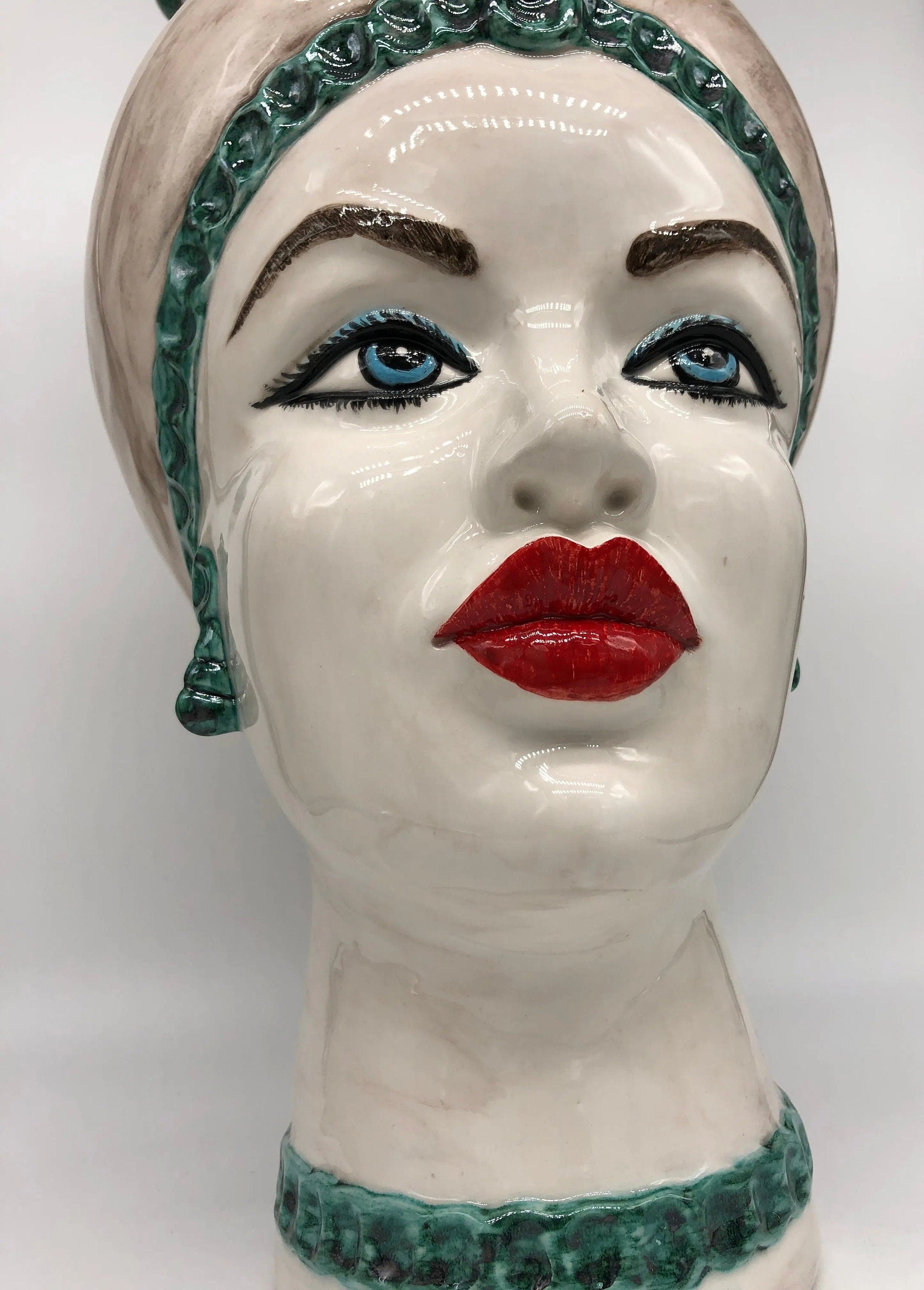Teste di Moro Luis Ceramica Caltagirone cm H.44 L.23 Artigianale Turbante Liscio Écru Verde DD CERAMICHE SICILIANE