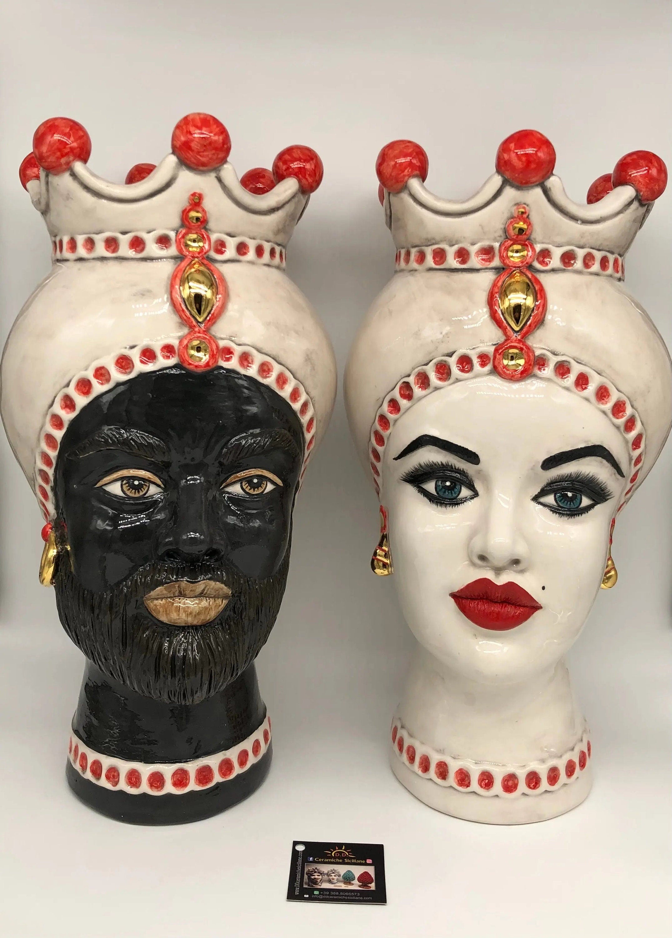 Teste di Moro Luis Ceramica Caltagirone cm H.44 L.23 Artigianale Turbante Liscio Écru Rosso Oro DD CERAMICHE SICILIANE